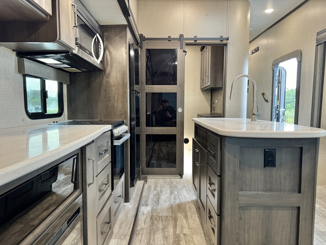 2022 Grand Design Reflection 31MB Fifth Wheel