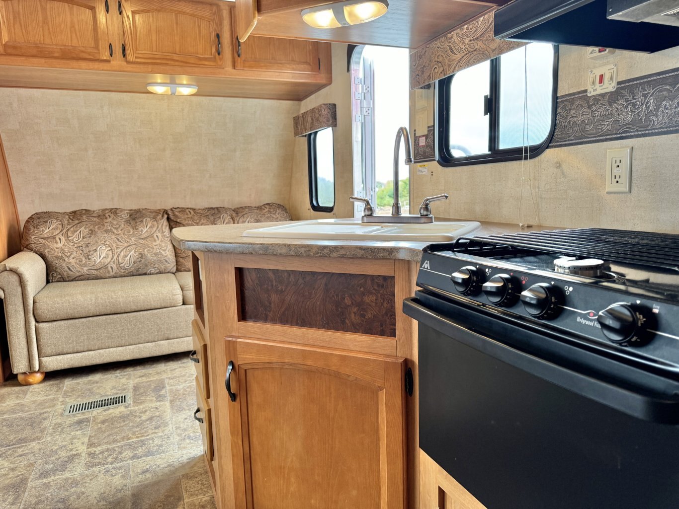 2011 Hornet 27FLBS Travel Trailer