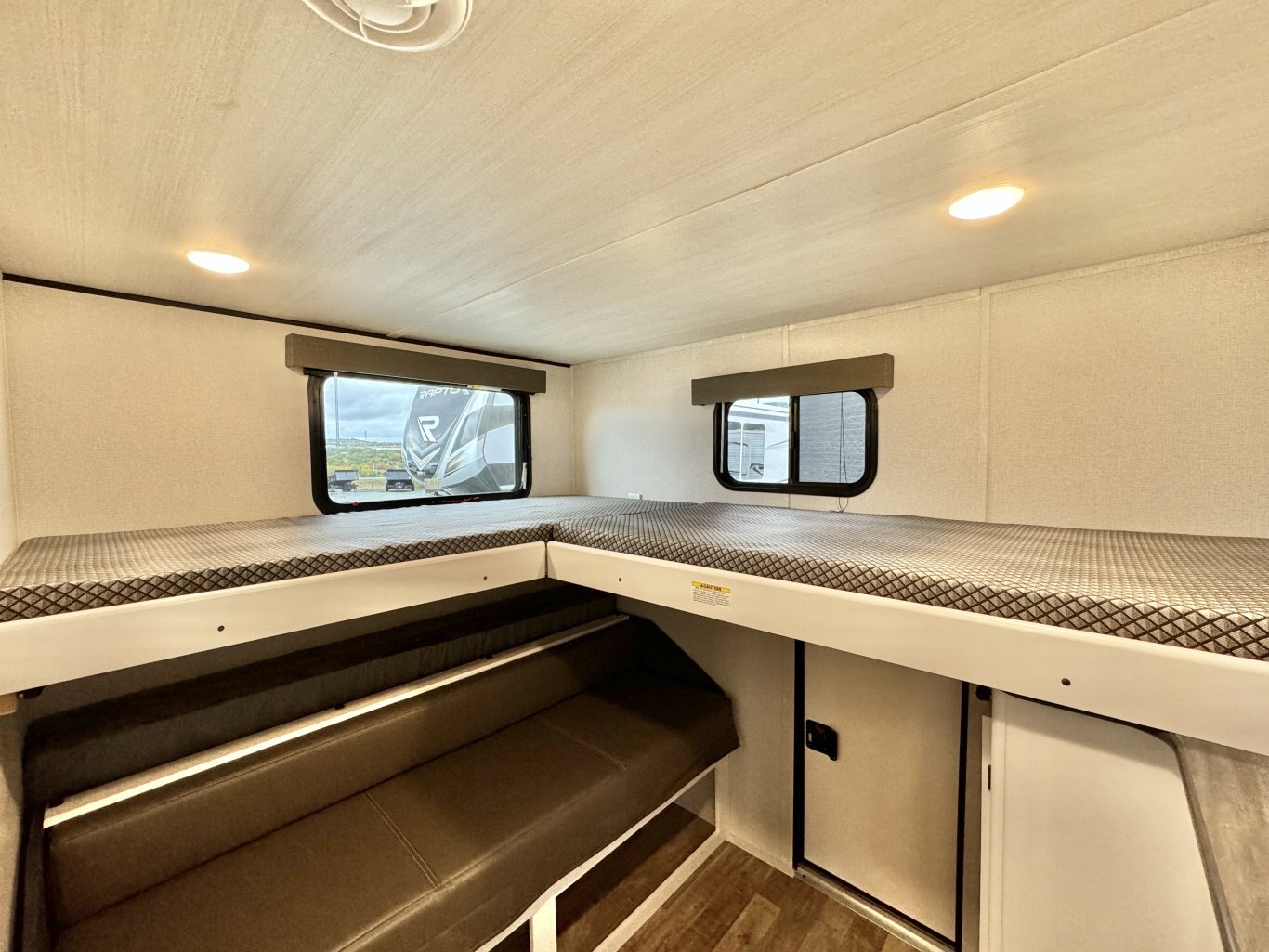 2022 Hideout 32LBH Travel Trailer