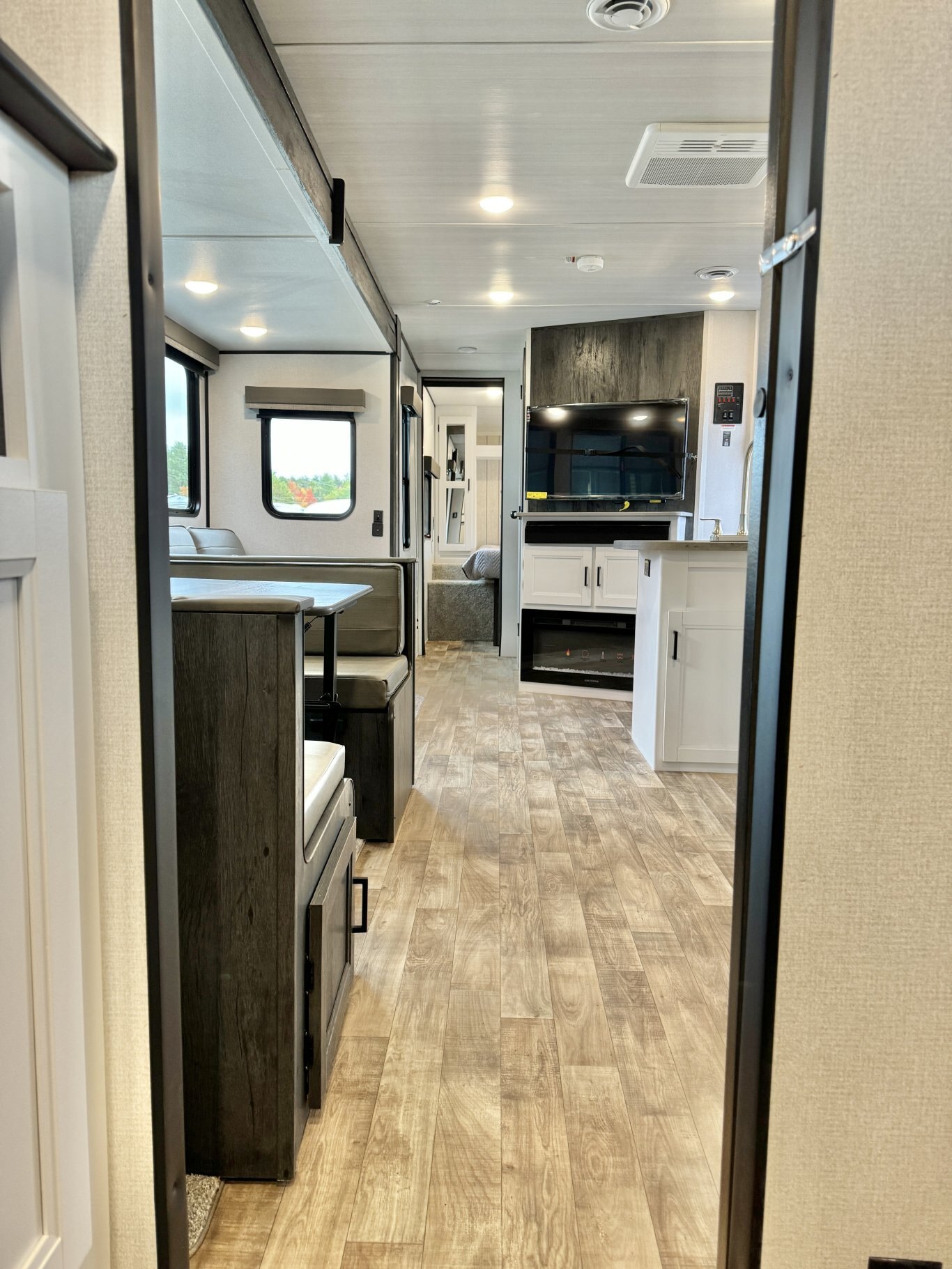 2022 Hideout 32LBH Travel Trailer