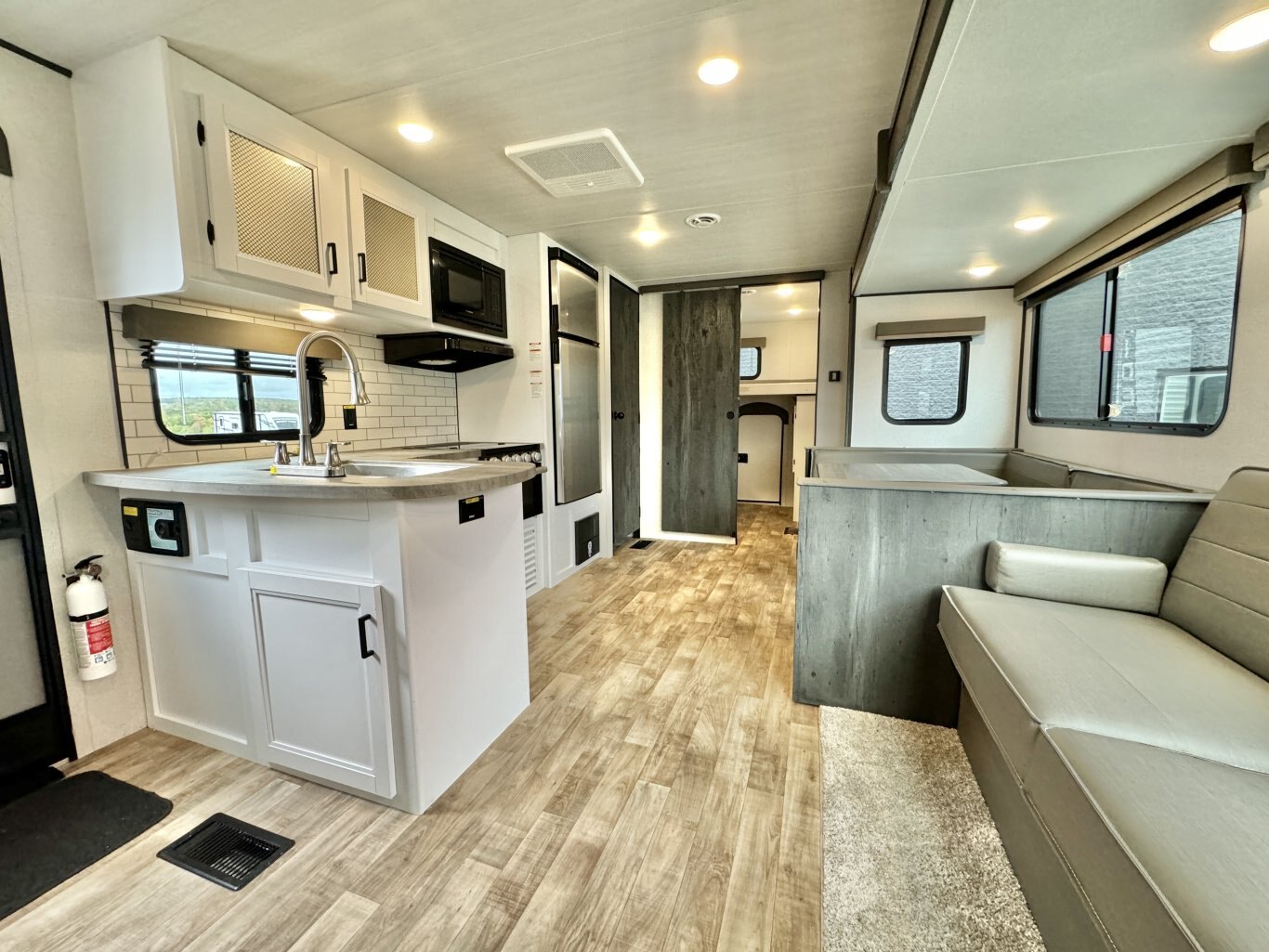 2022 Hideout 32LBH Travel Trailer