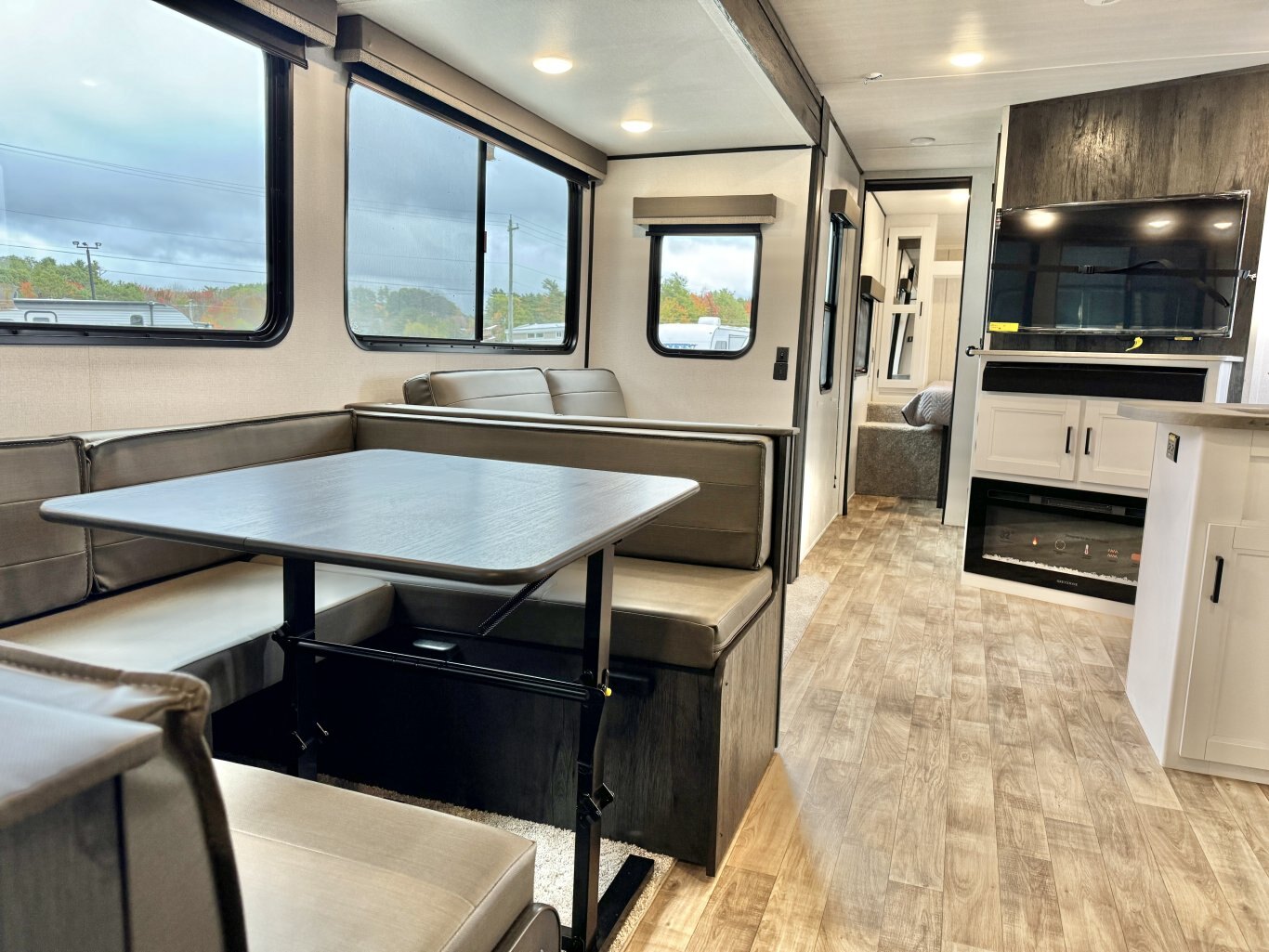 2022 Hideout 32LBH Travel Trailer