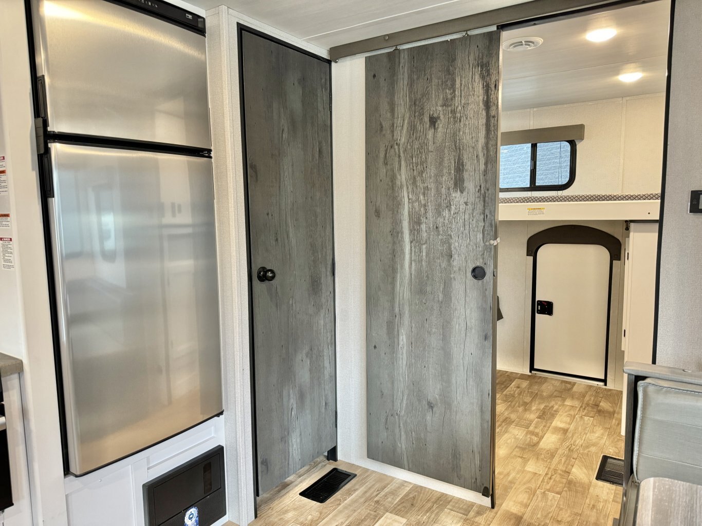 2022 Hideout 32LBH Travel Trailer