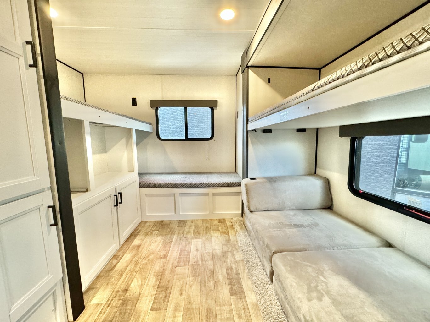 2022 Hideout 318BR Travel Trailer