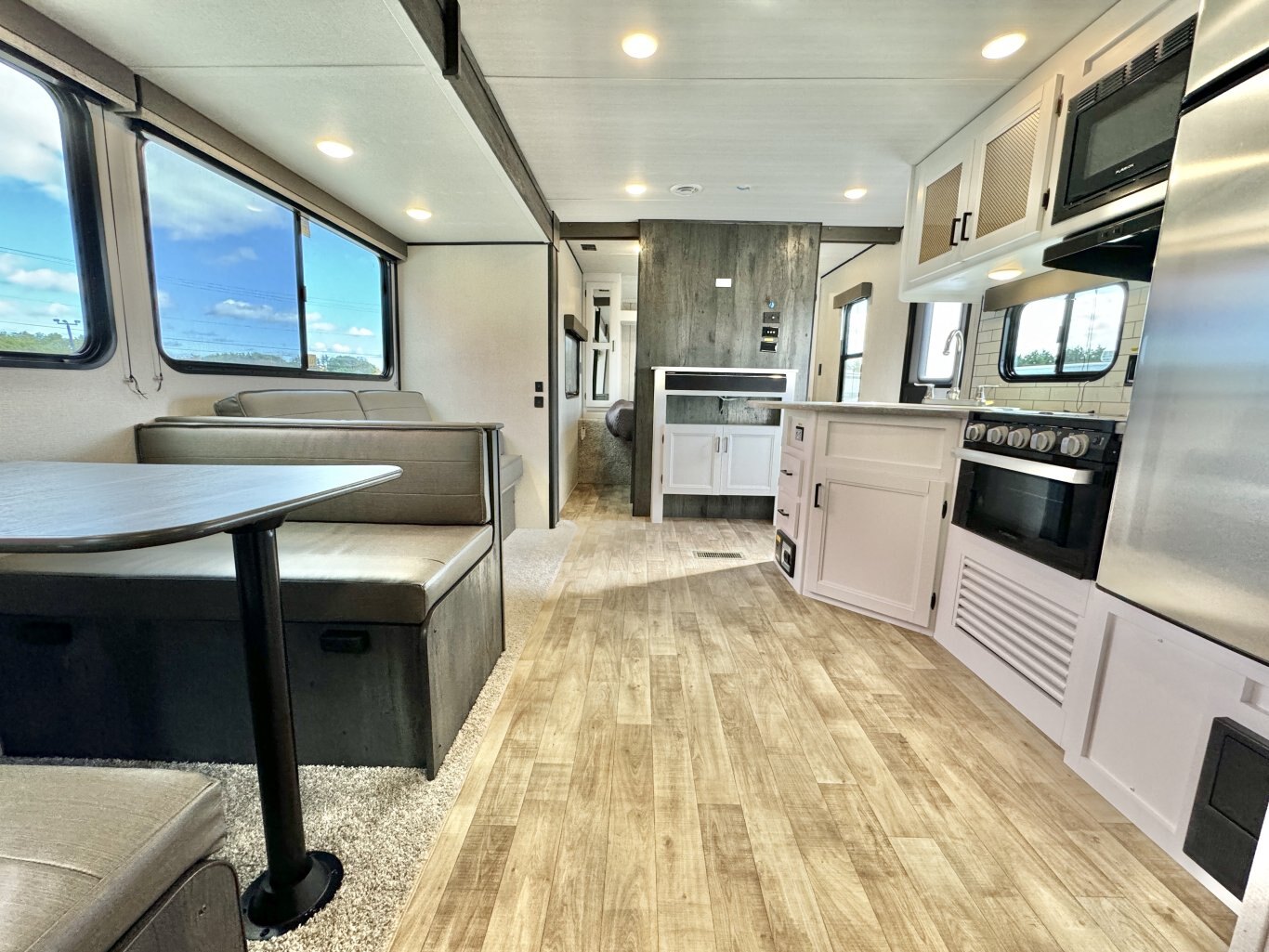 2022 Hideout 318BR Travel Trailer