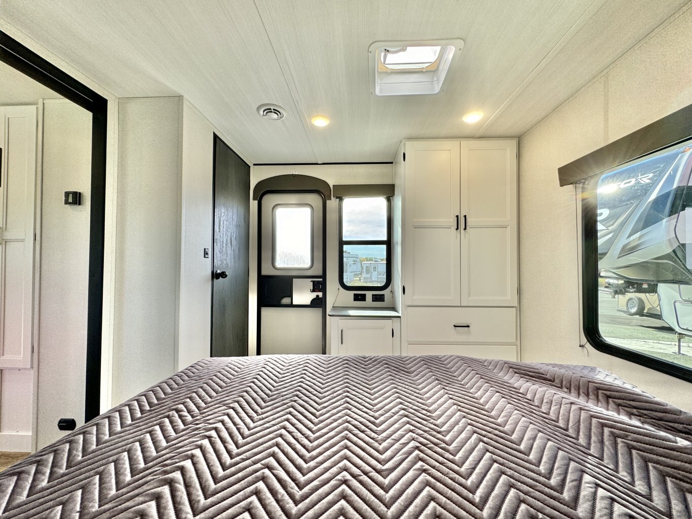 2022 Hideout 38FQTS Travel Trailer