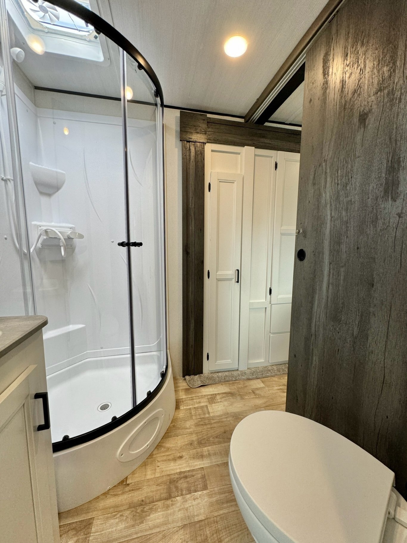 2022 Hideout 38FQTS Travel Trailer