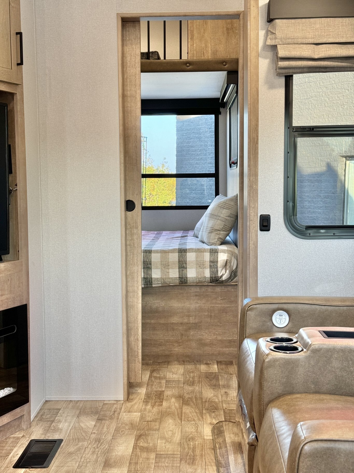 2022 Arcadia 3940LT Fifth Wheel