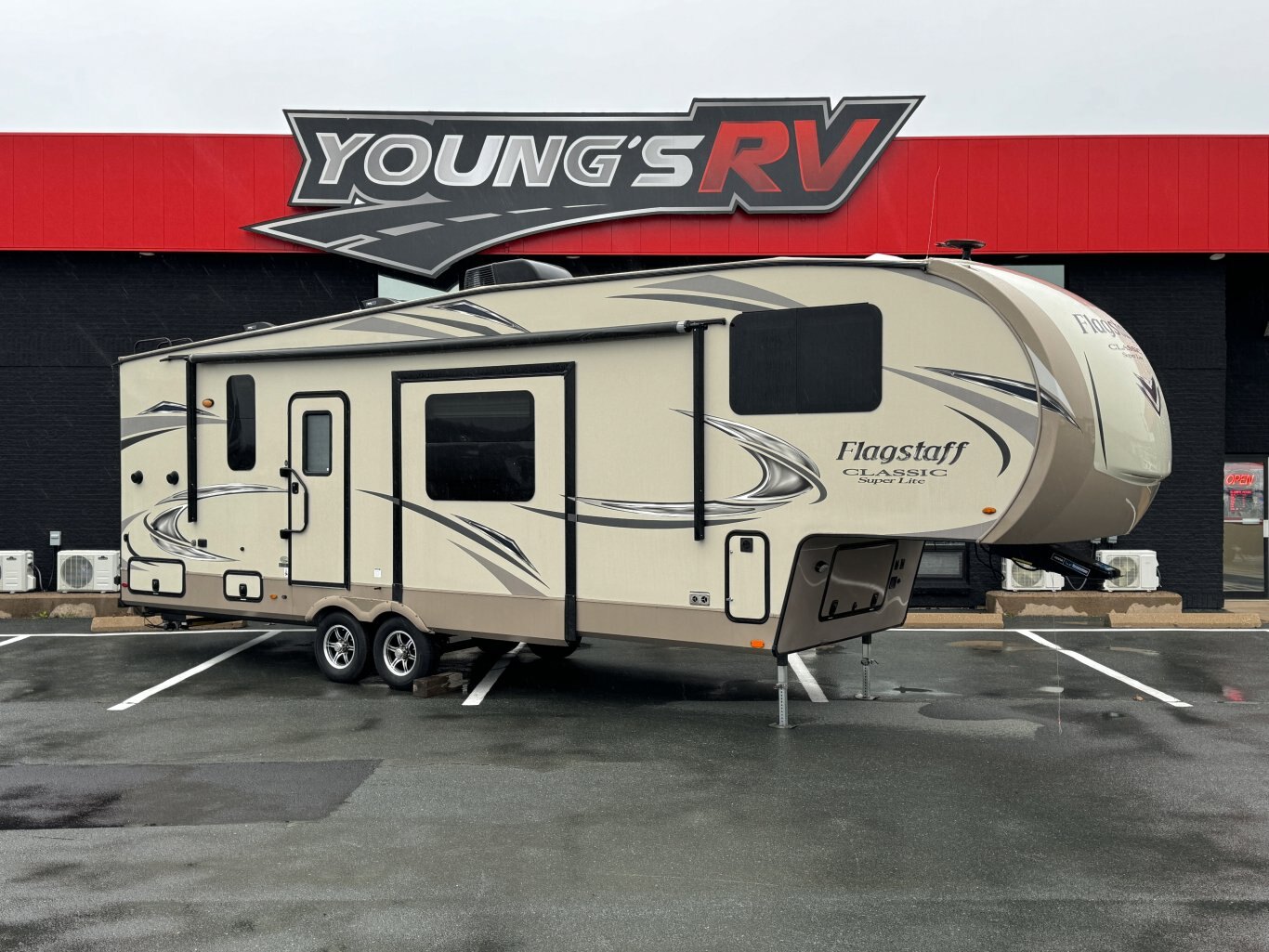 2018 Flagstaff 8529FLS 5th Wheel