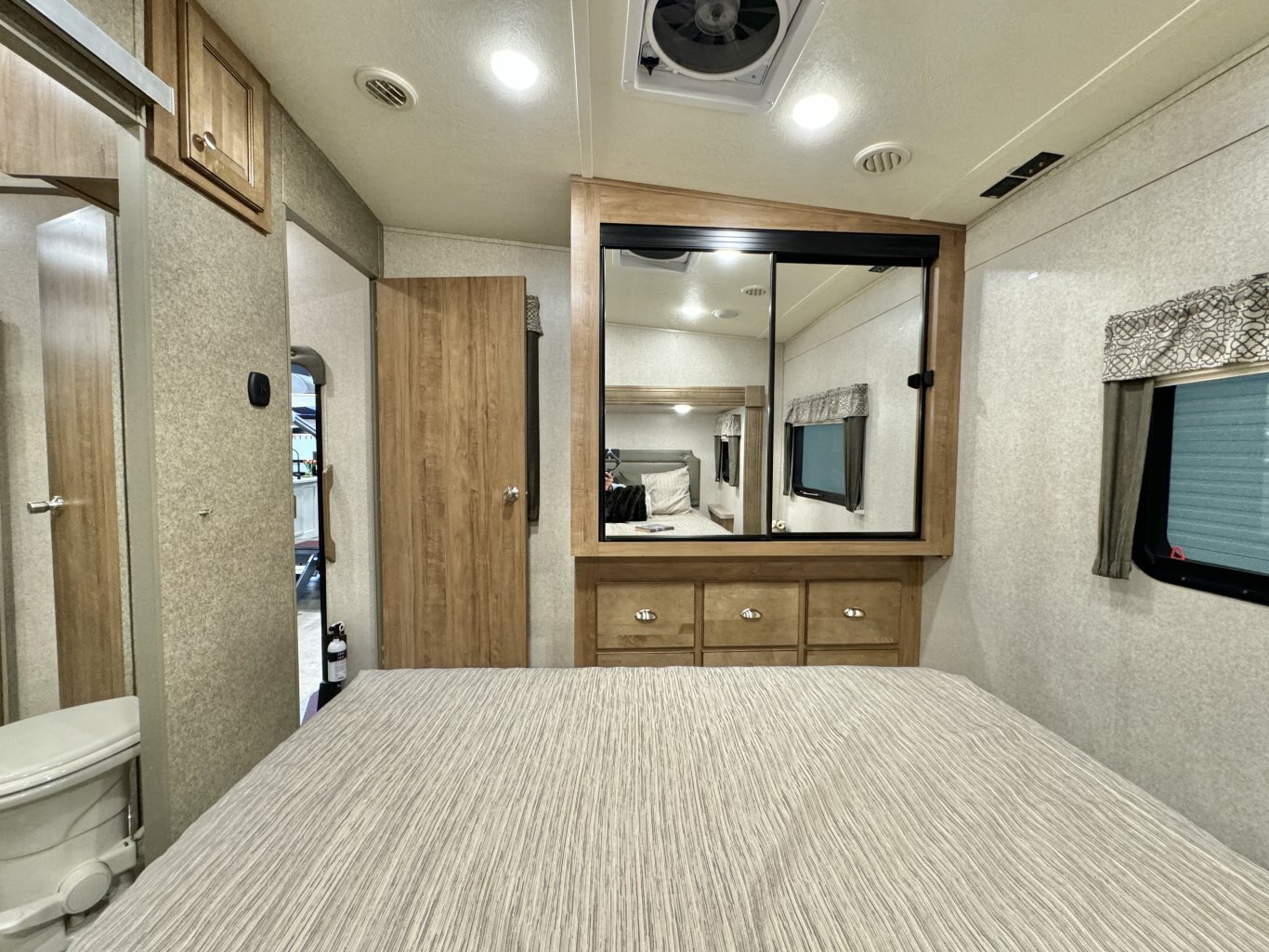 2018 Flagstaff 8529FLS 5th Wheel