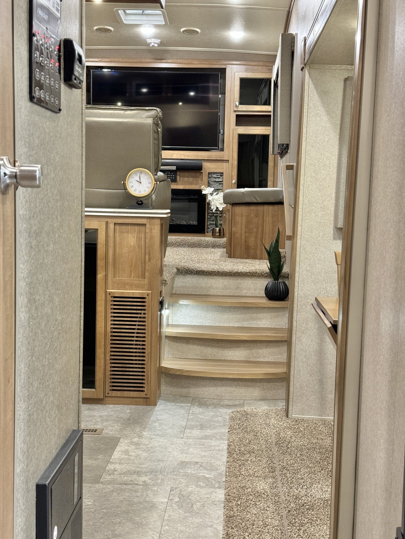 2018 Flagstaff 8529FLS 5th Wheel