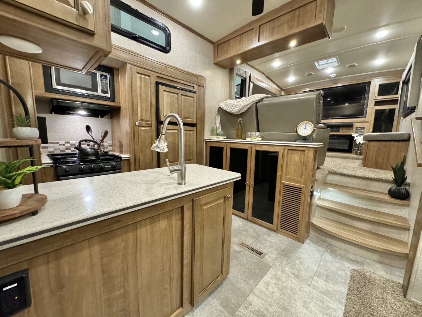 2018 Flagstaff 8529FLS 5th Wheel