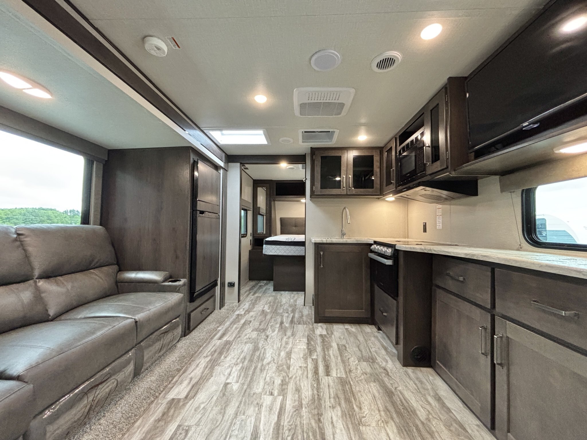 2022 Grand Design Transcend 221RB