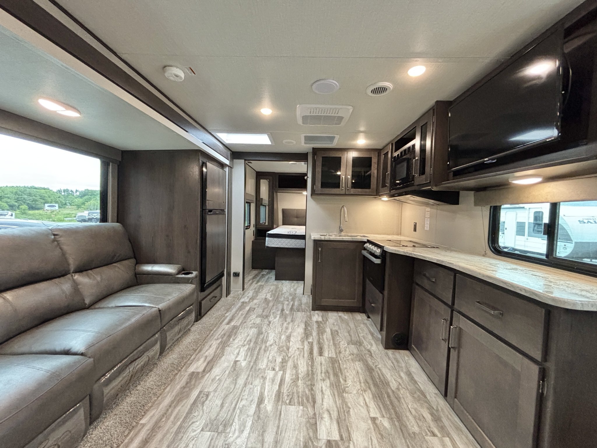 2022 Grand Design Transcend 221RB