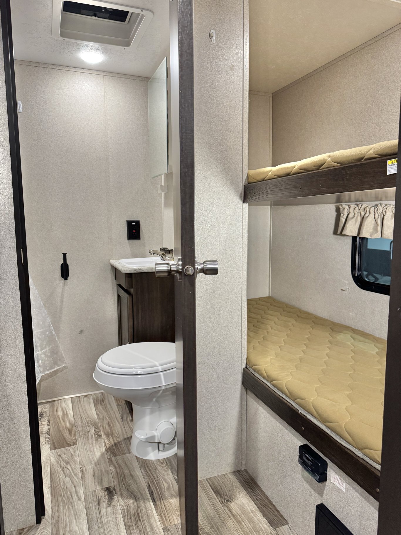 2019 Springdale SM1800 Travel Trailer