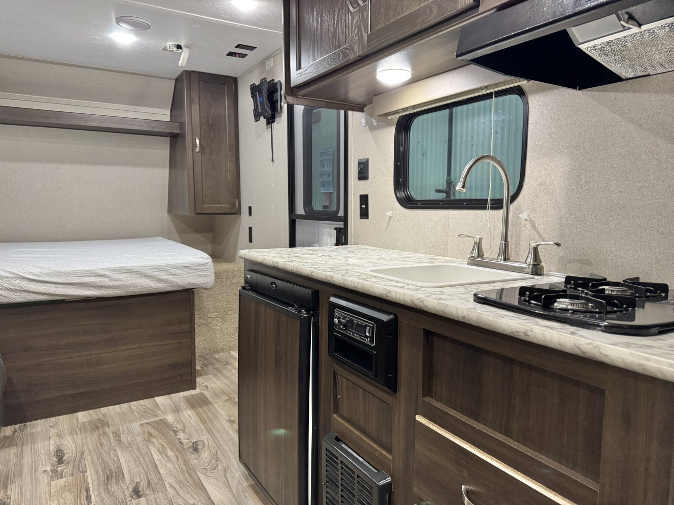 2019 Springdale SM1800 Travel Trailer