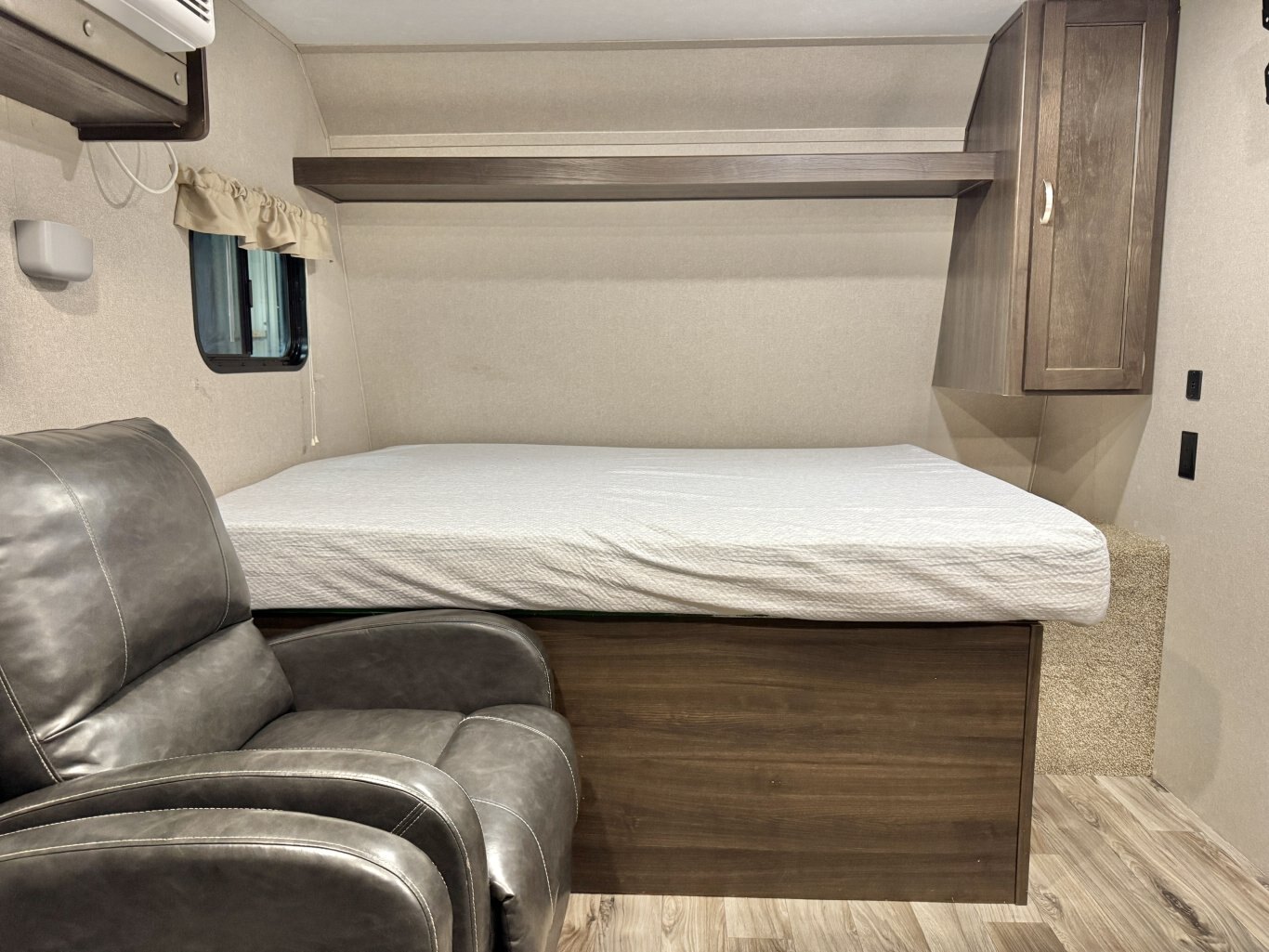 2019 Springdale SM1800 Travel Trailer