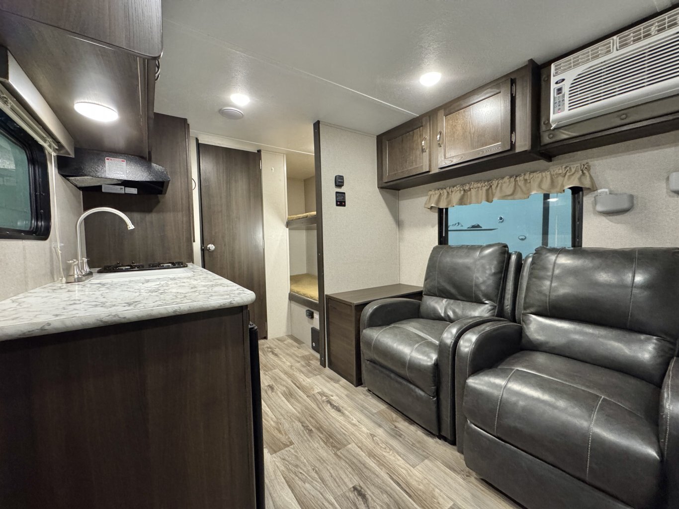 2019 Springdale SM1800 Travel Trailer