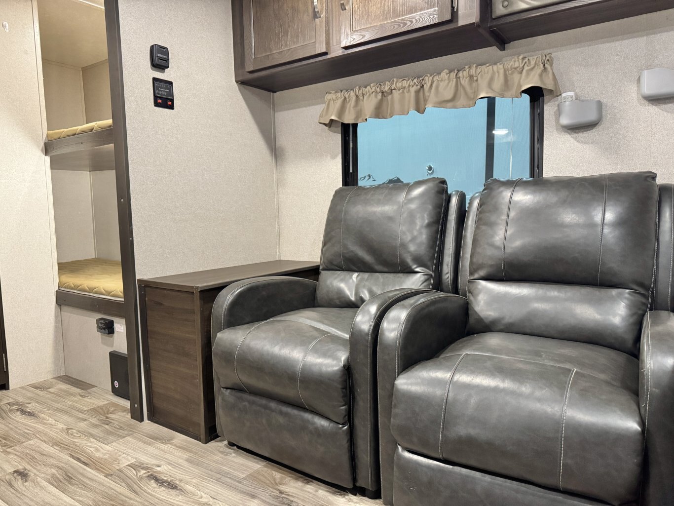 2019 Springdale SM1800 Travel Trailer