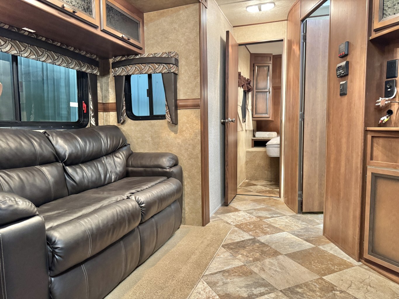 2014 Zinger 33BH Travel Trailer