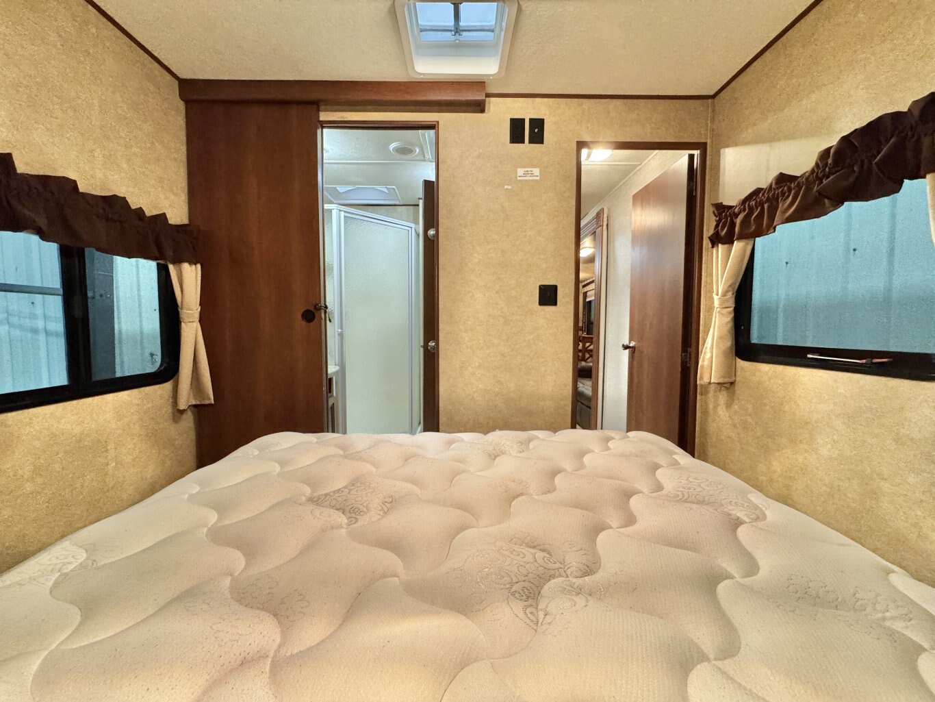 2014 Zinger 33BH Travel Trailer