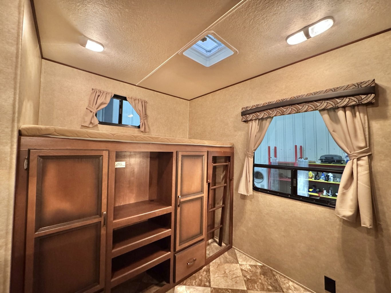 2014 Zinger 33BH Travel Trailer