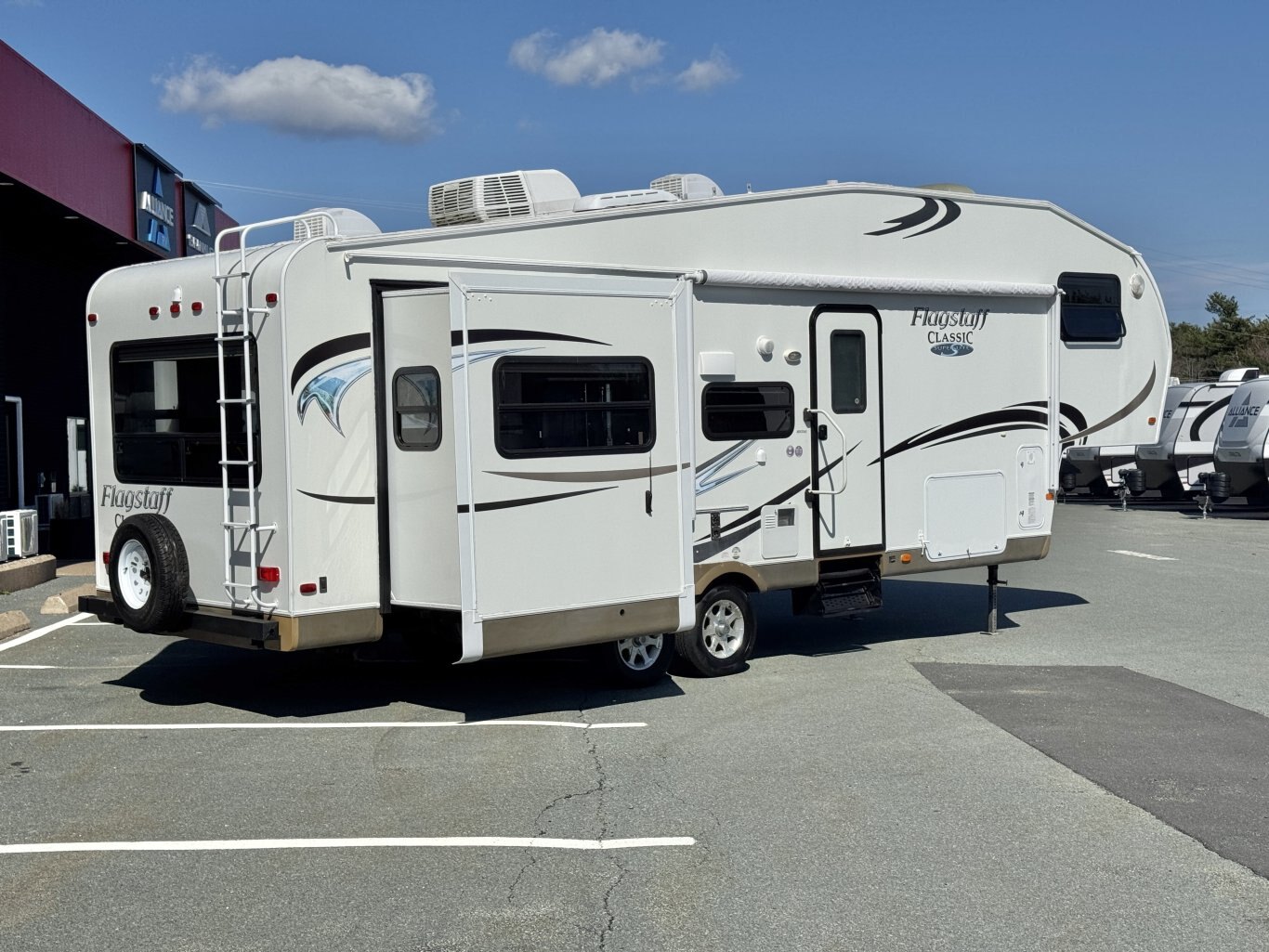Fifth Wheel | Young's RV | Making your RV lifestyle more affordable ...