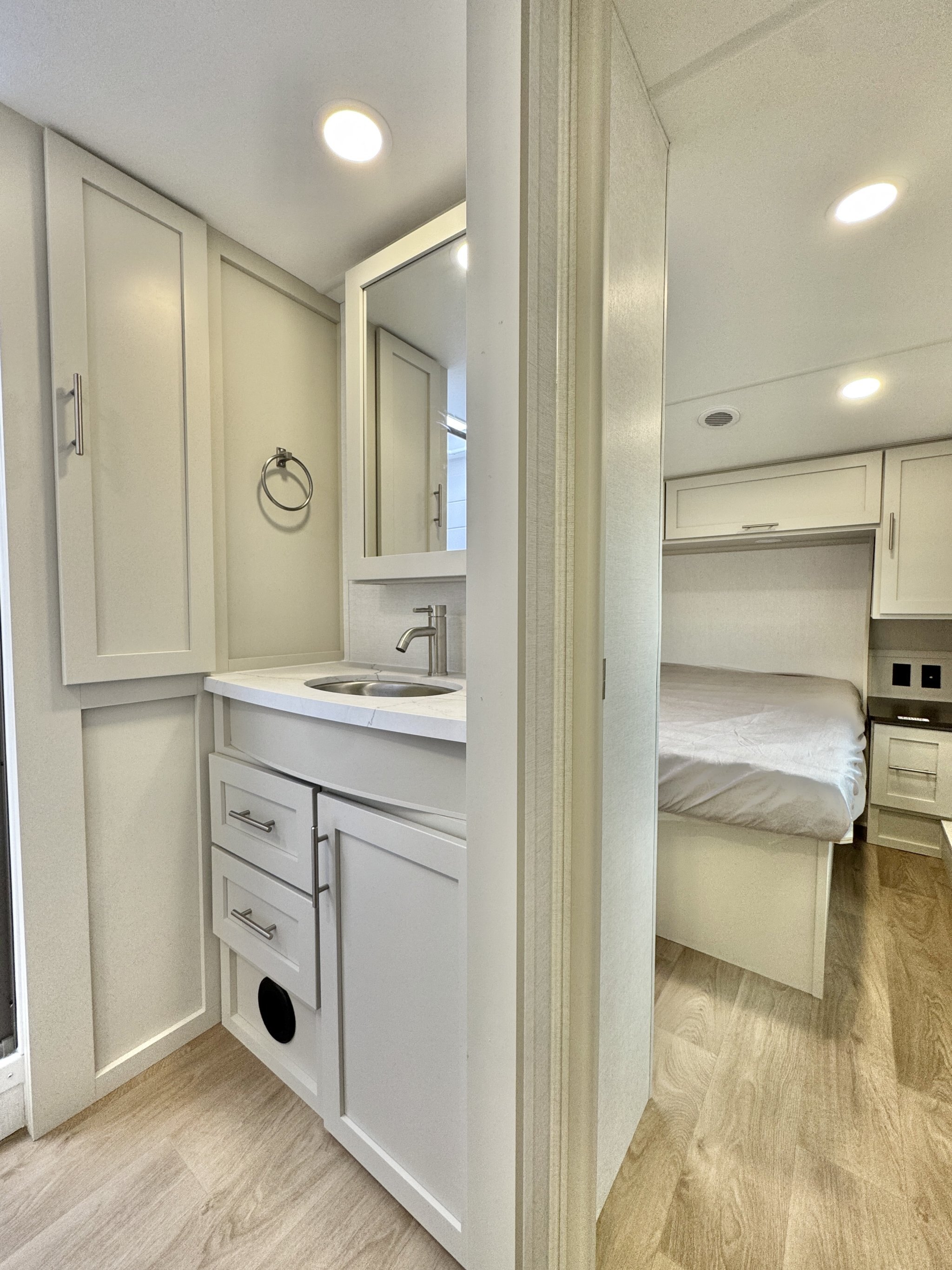 2027 Alliance 23ML Avenue Fifth Wheel