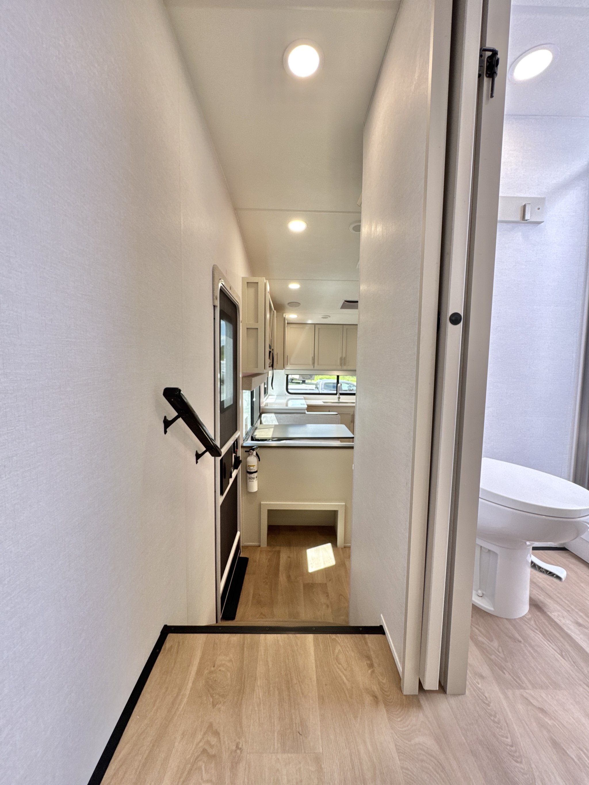 2027 Alliance 23ML Avenue Fifth Wheel