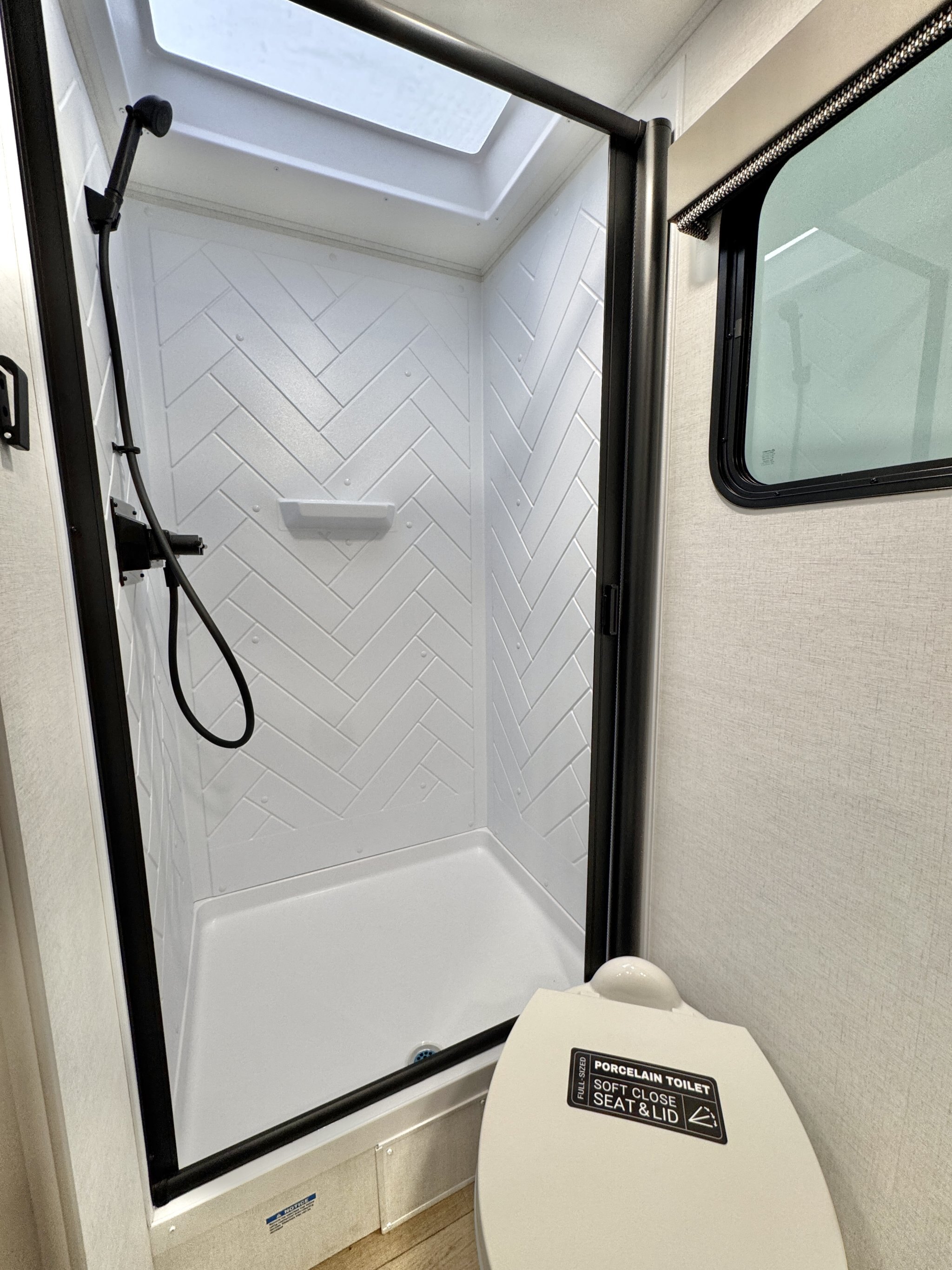 2026 Alliance RB152 Delta Travel Trailer