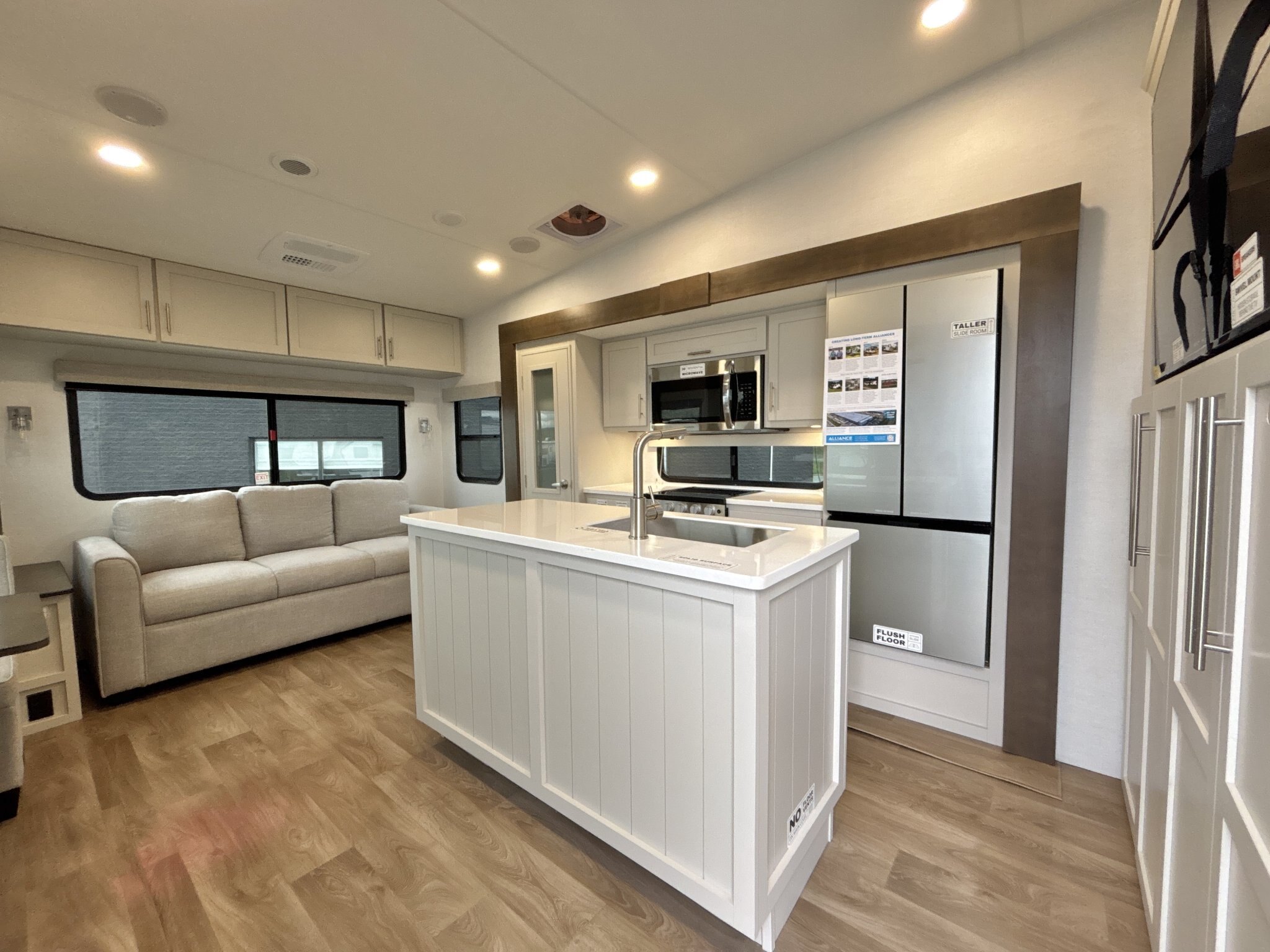 2027 Alliance 25RL Avenue