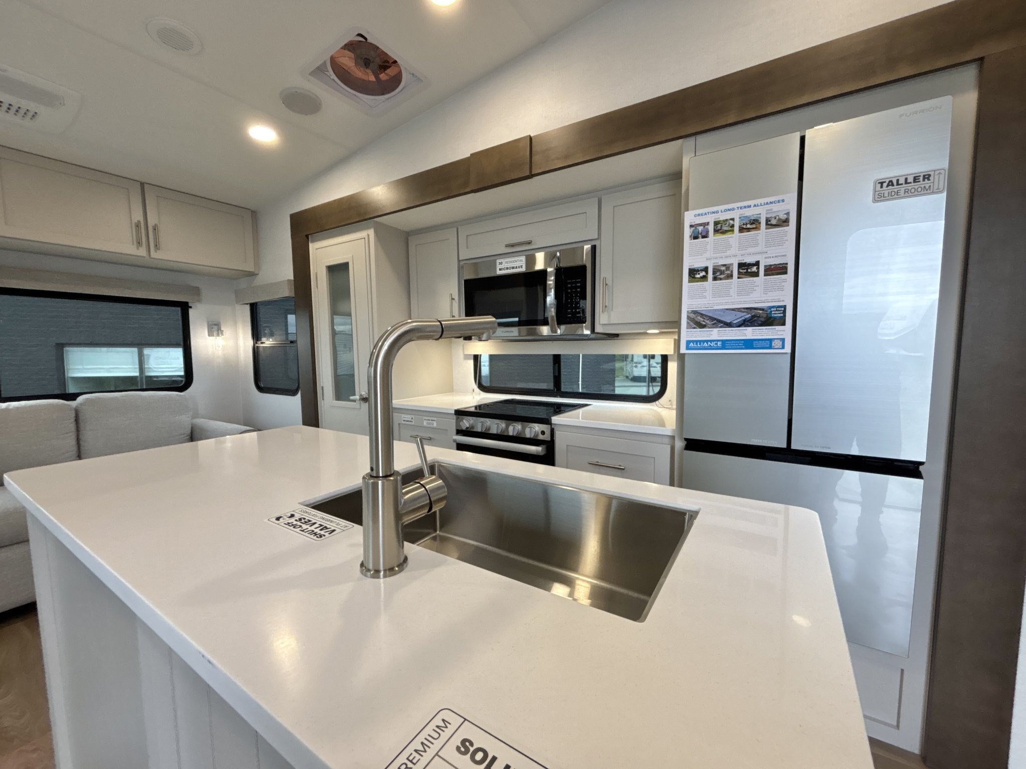 2027 Alliance 25RL Avenue
