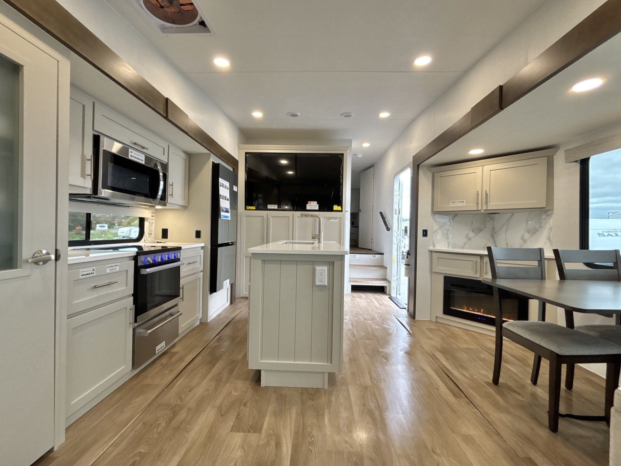 2027 Alliance 25RL Avenue