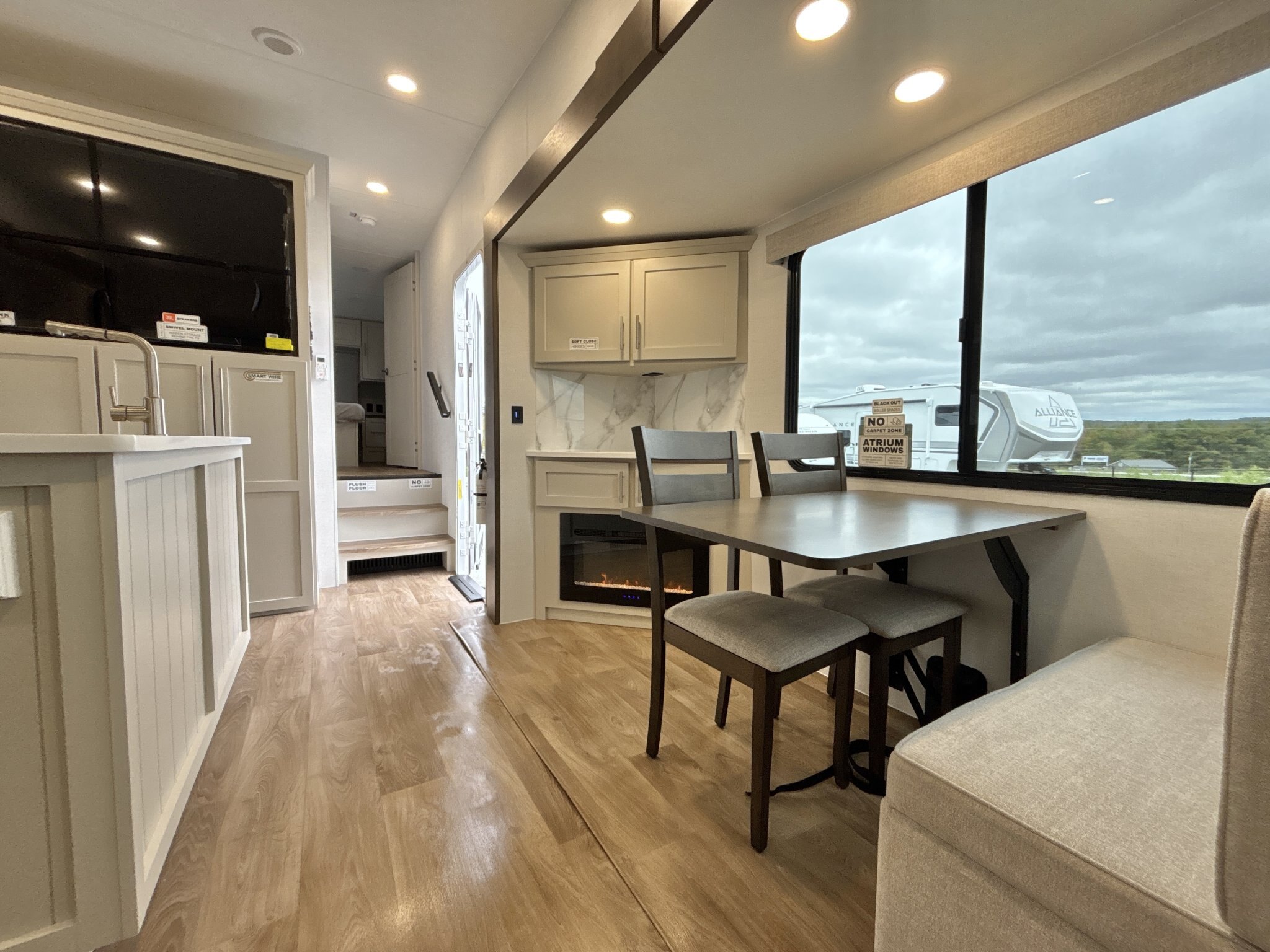 2027 Alliance 25RL Avenue
