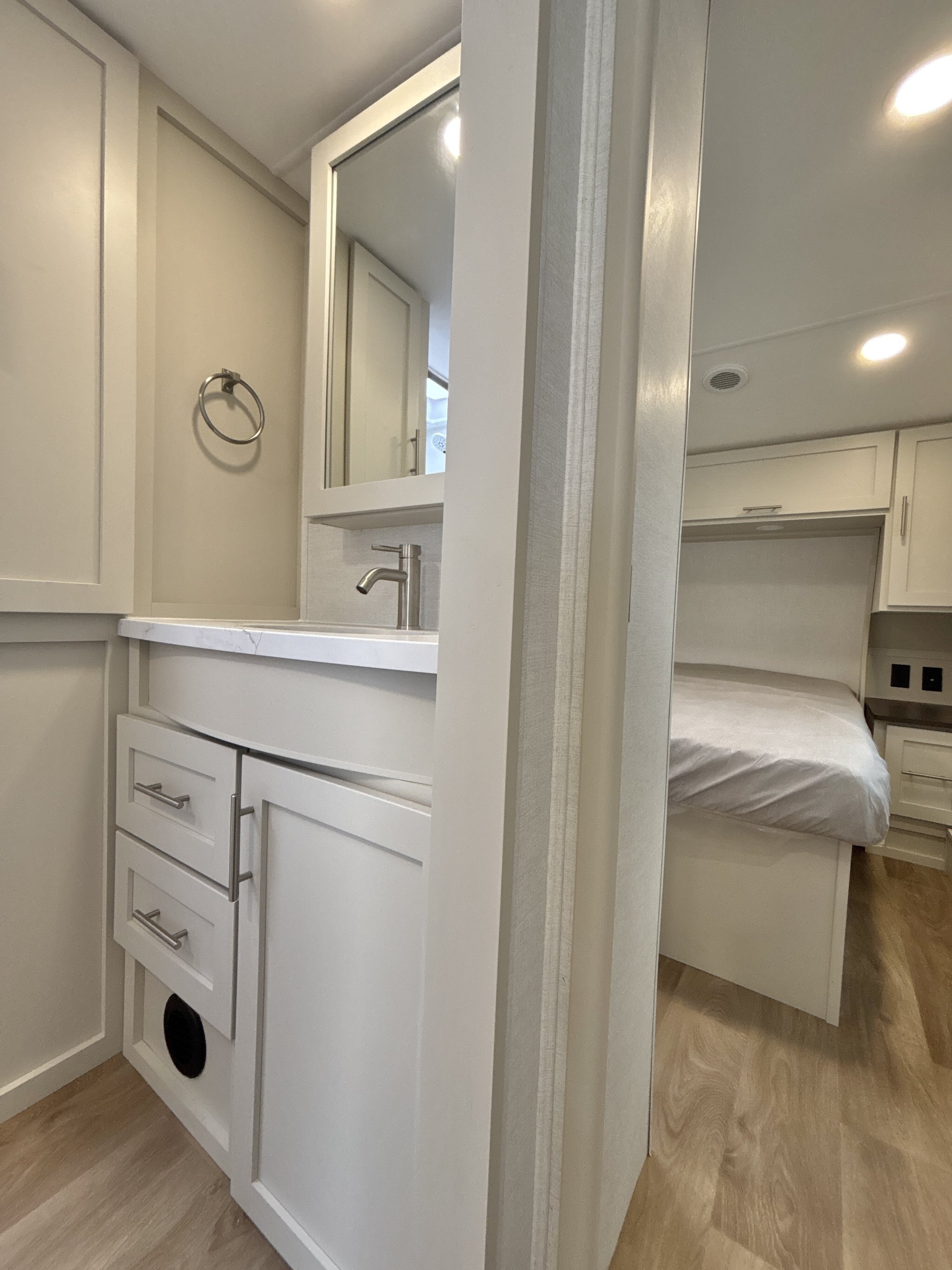 2027 Alliance 25RL Avenue