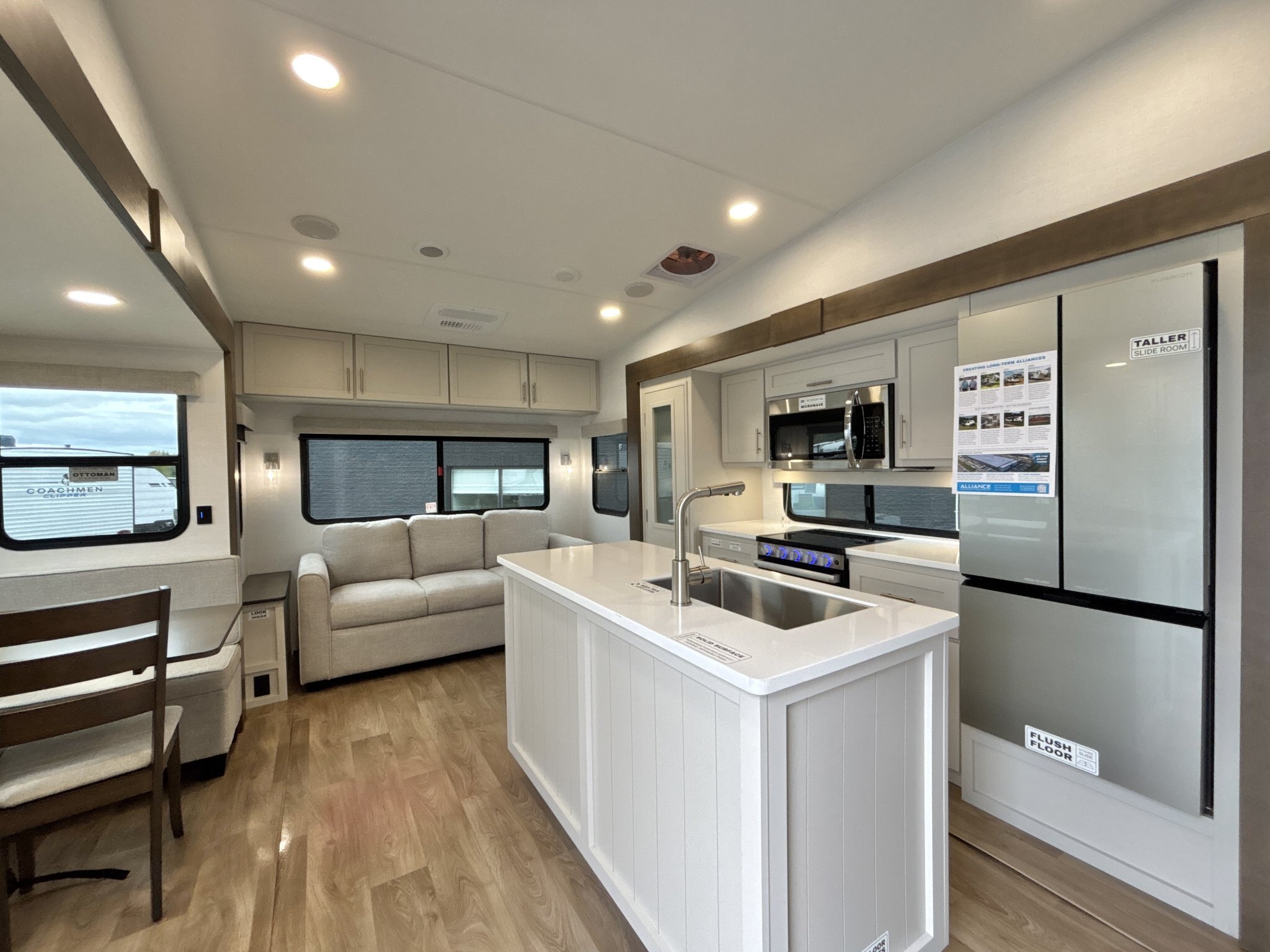 2027 Alliance 25RL Avenue