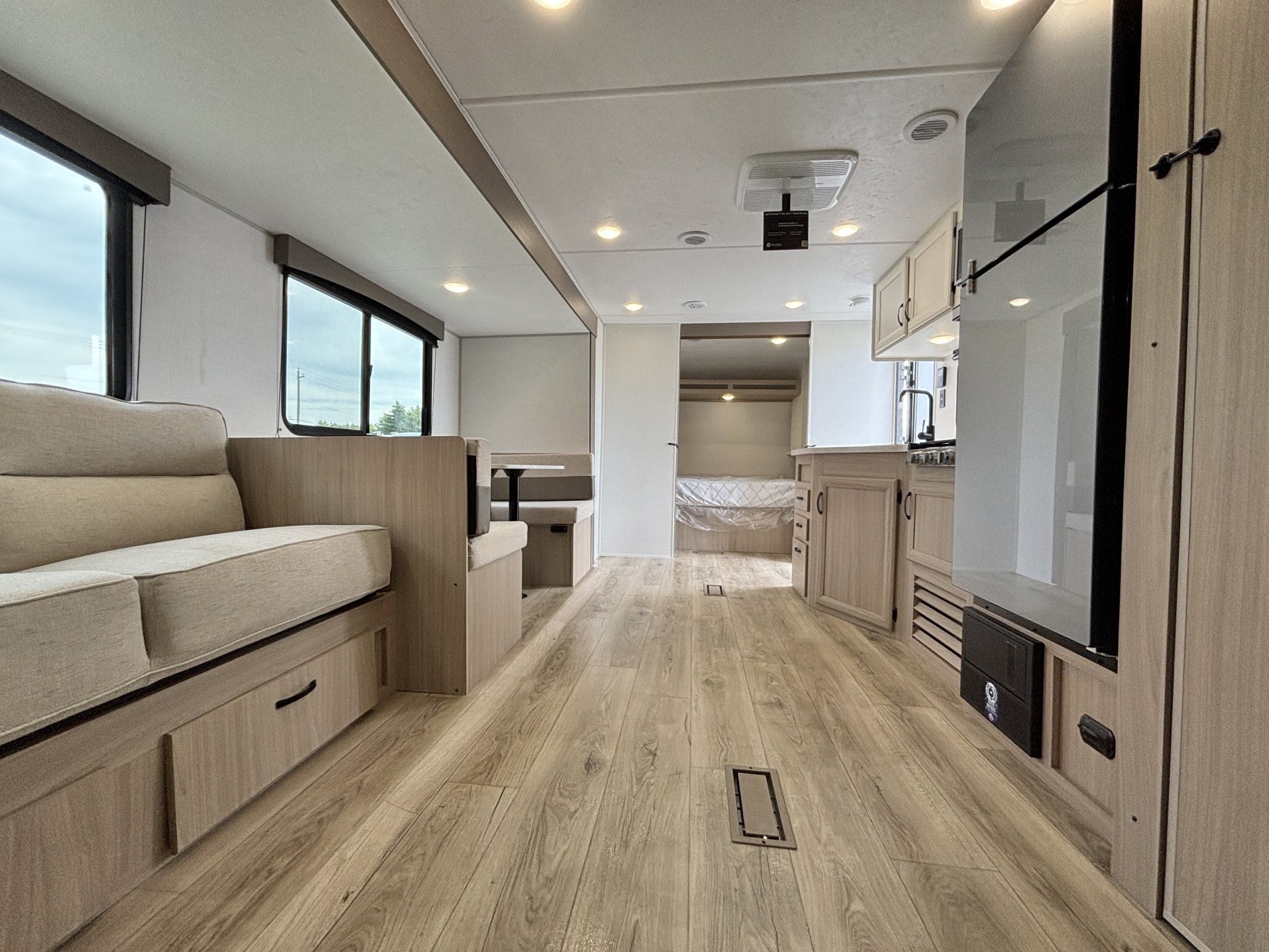 2027 Coachmen Clipper 6K Series 262DBS
