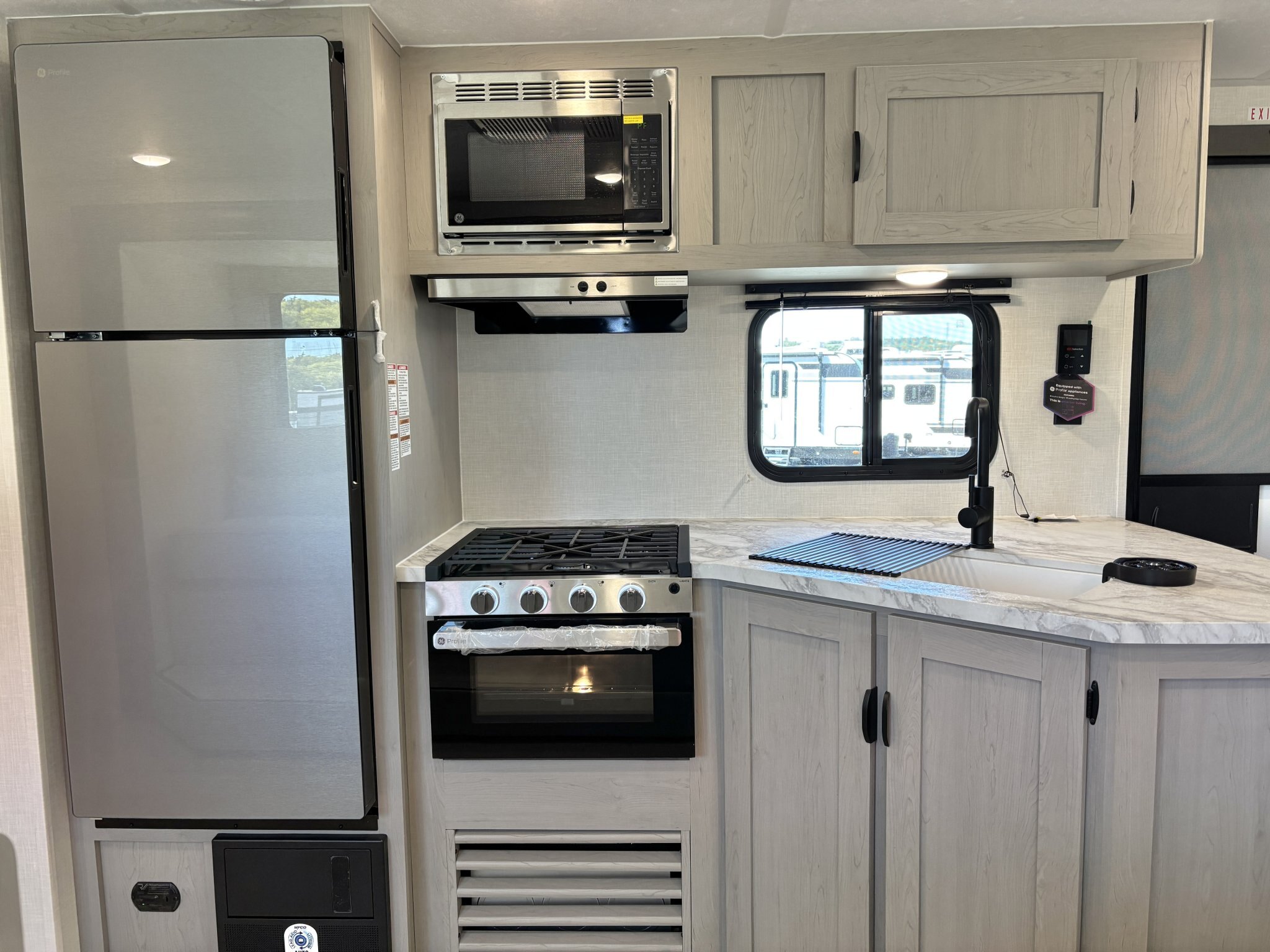 2026 Coachmen Clipper 6K Series 292TB 3 Bunk Beds