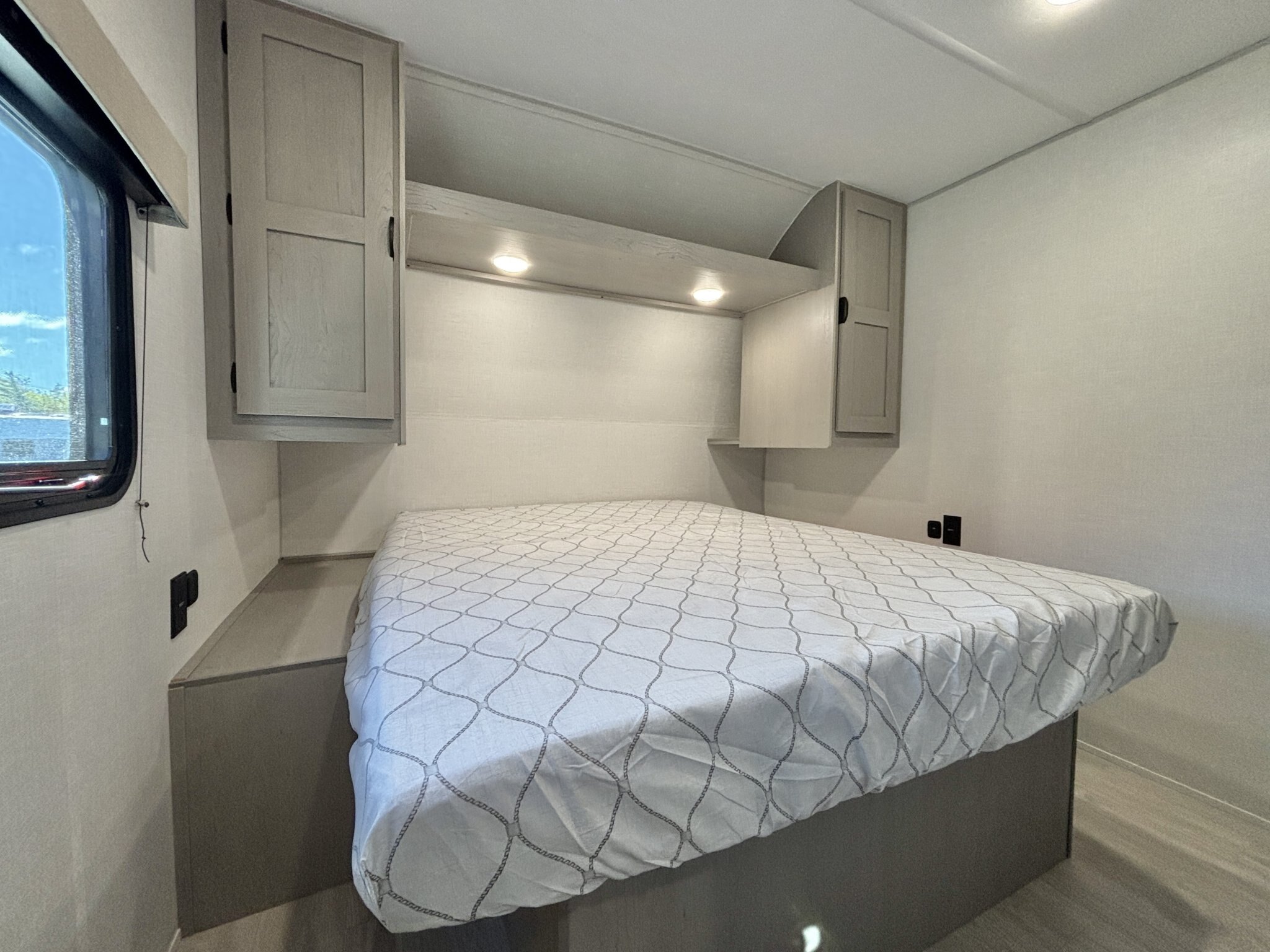 2026 Coachmen Clipper 6K Series 292TB 3 Bunk Beds
