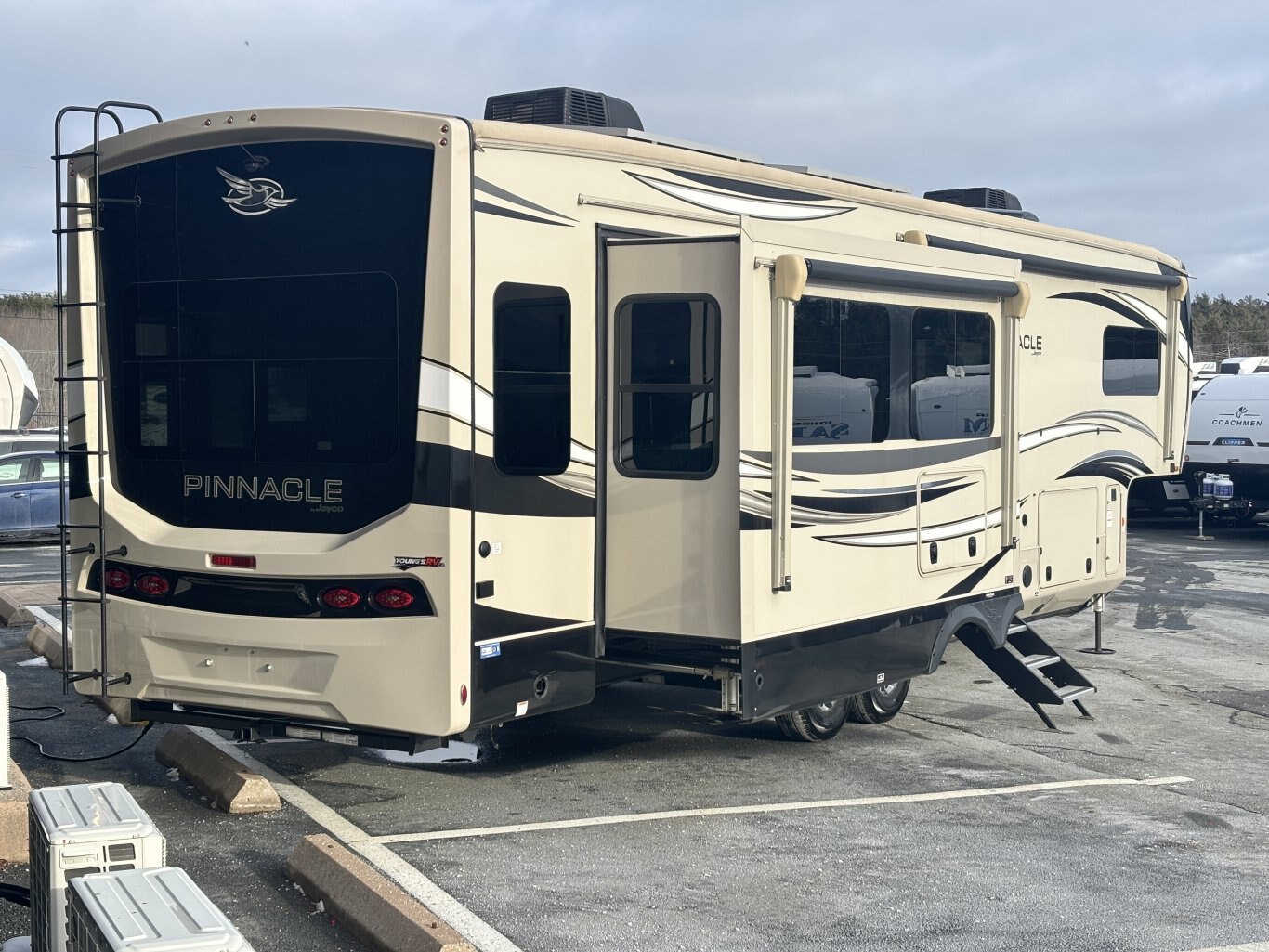 2023 Starcraft 212FB