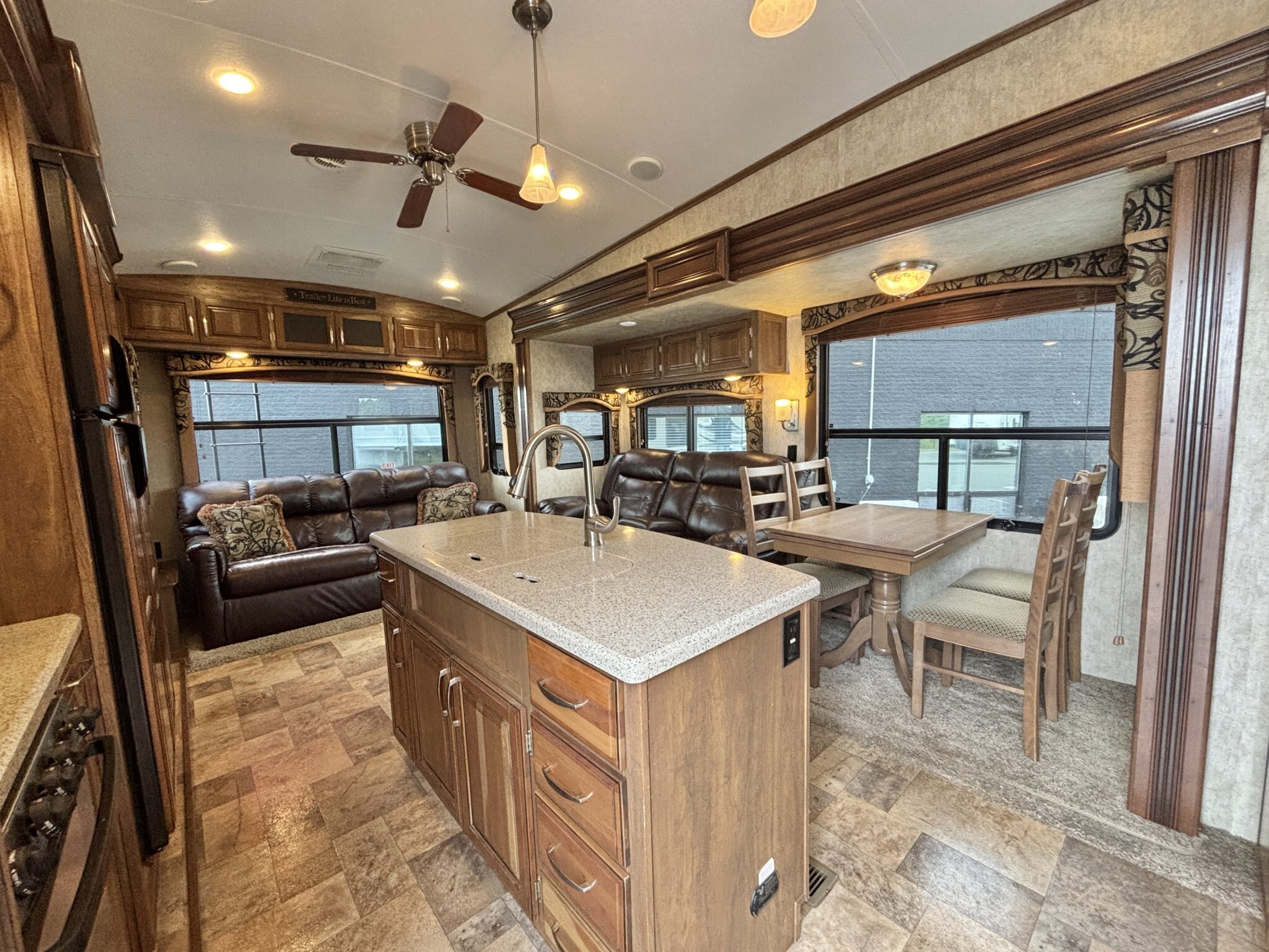 2015 Keystone Montana High Country 305RL