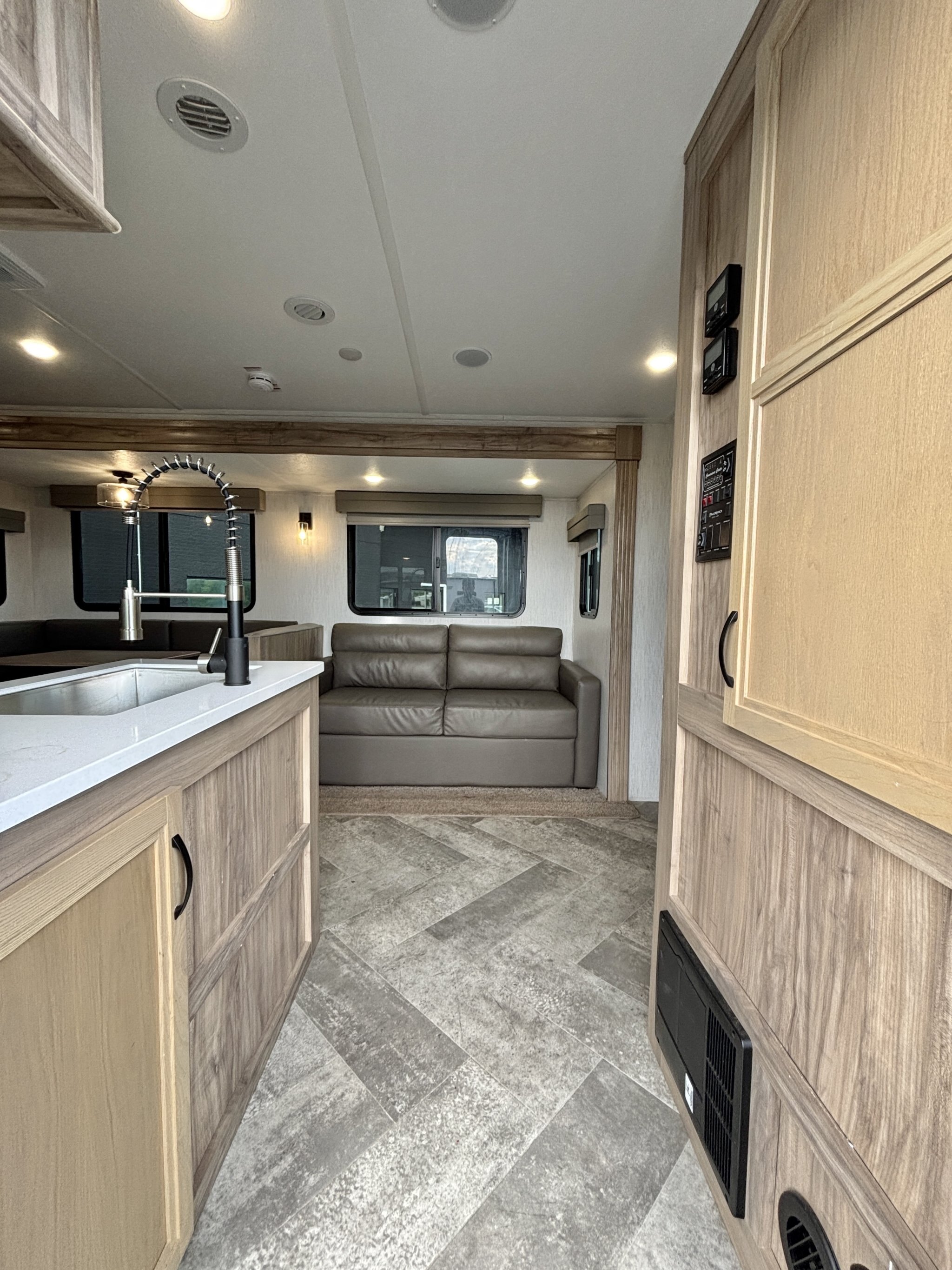 2023 Palomino Solaire 294DBHS