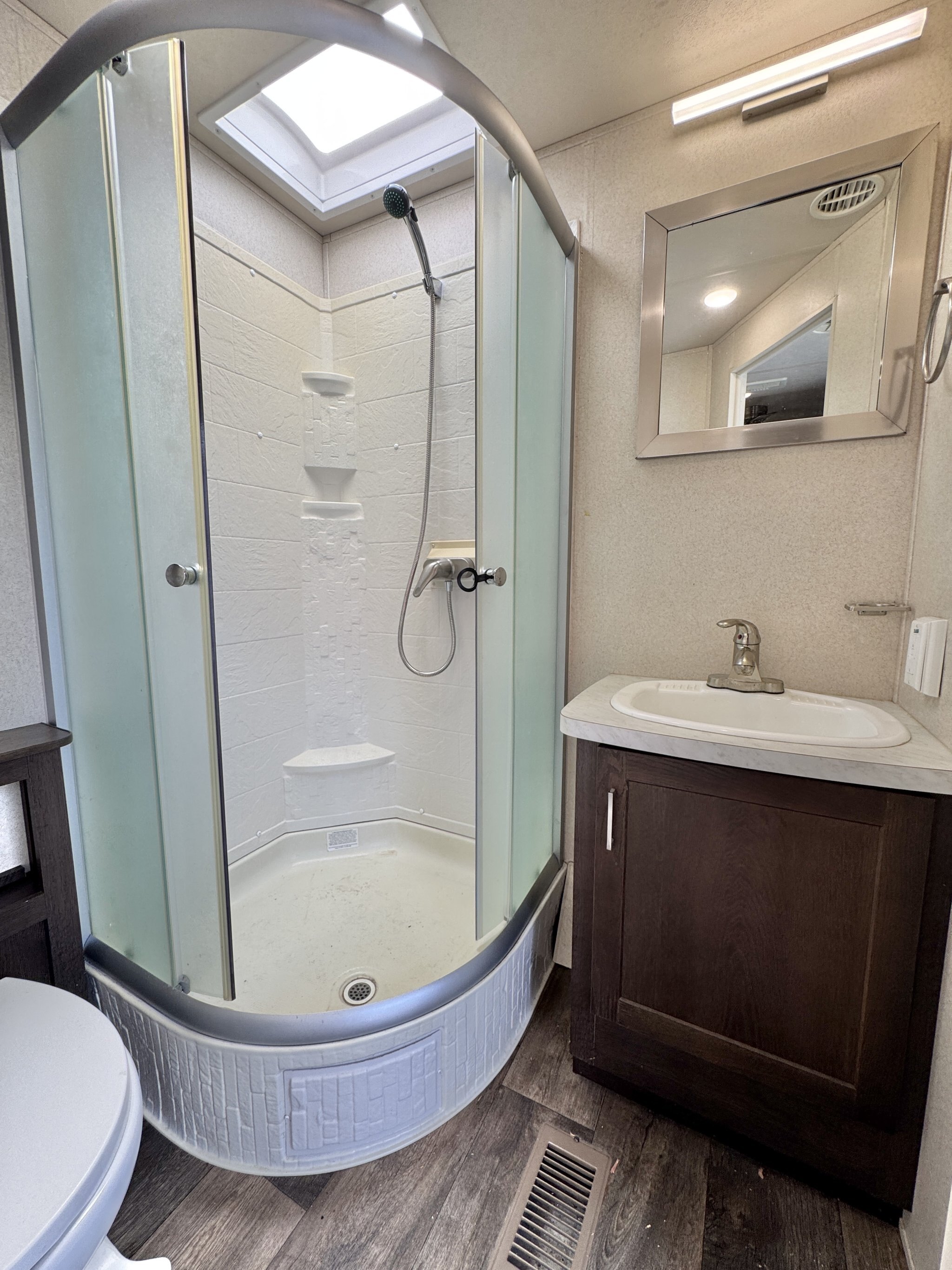 2018 Wildwood DLX 402QBQ