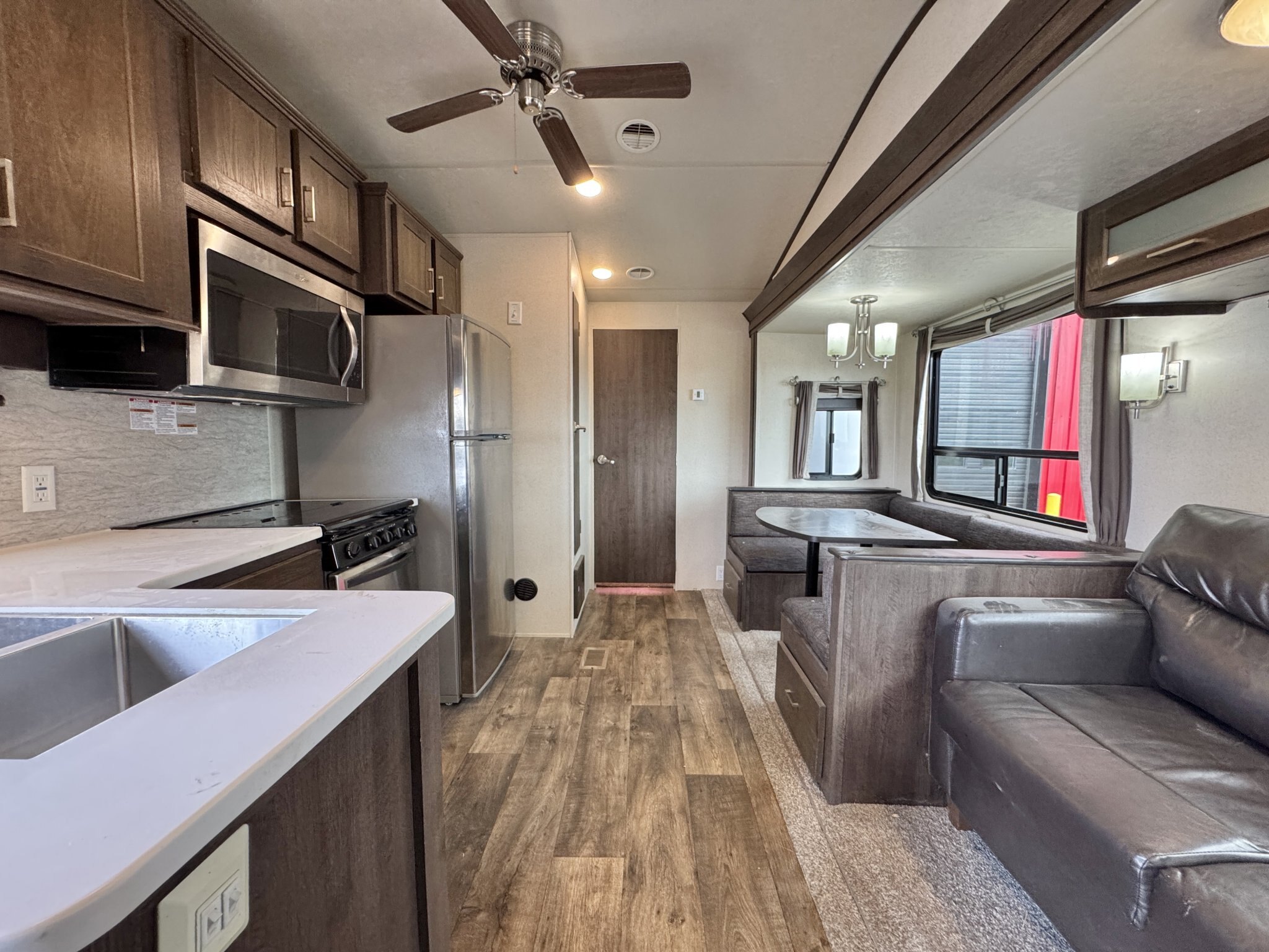 2018 Wildwood DLX 402QBQ