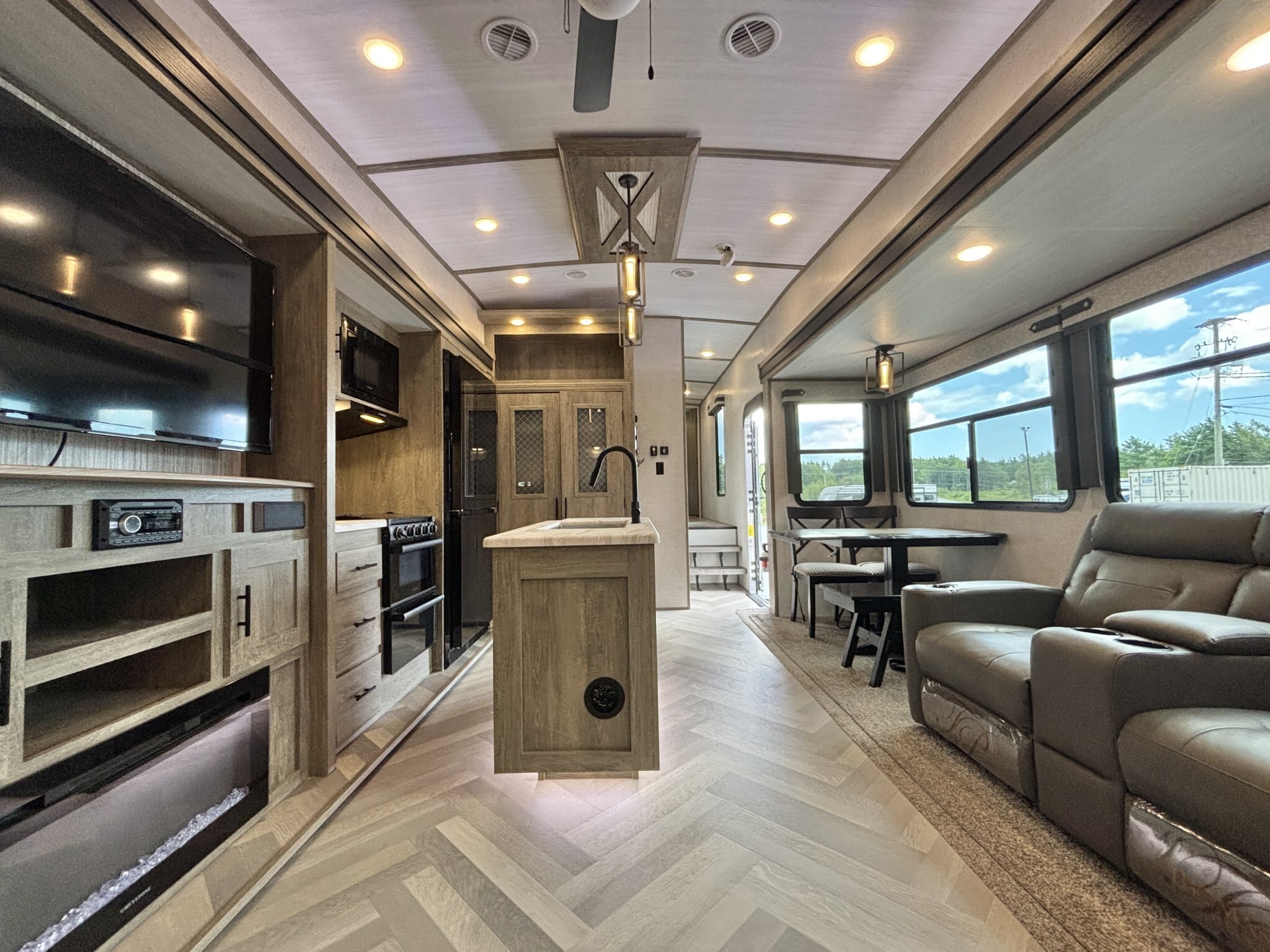2021 Forest River Wildwood Heritage Glen 369BL
