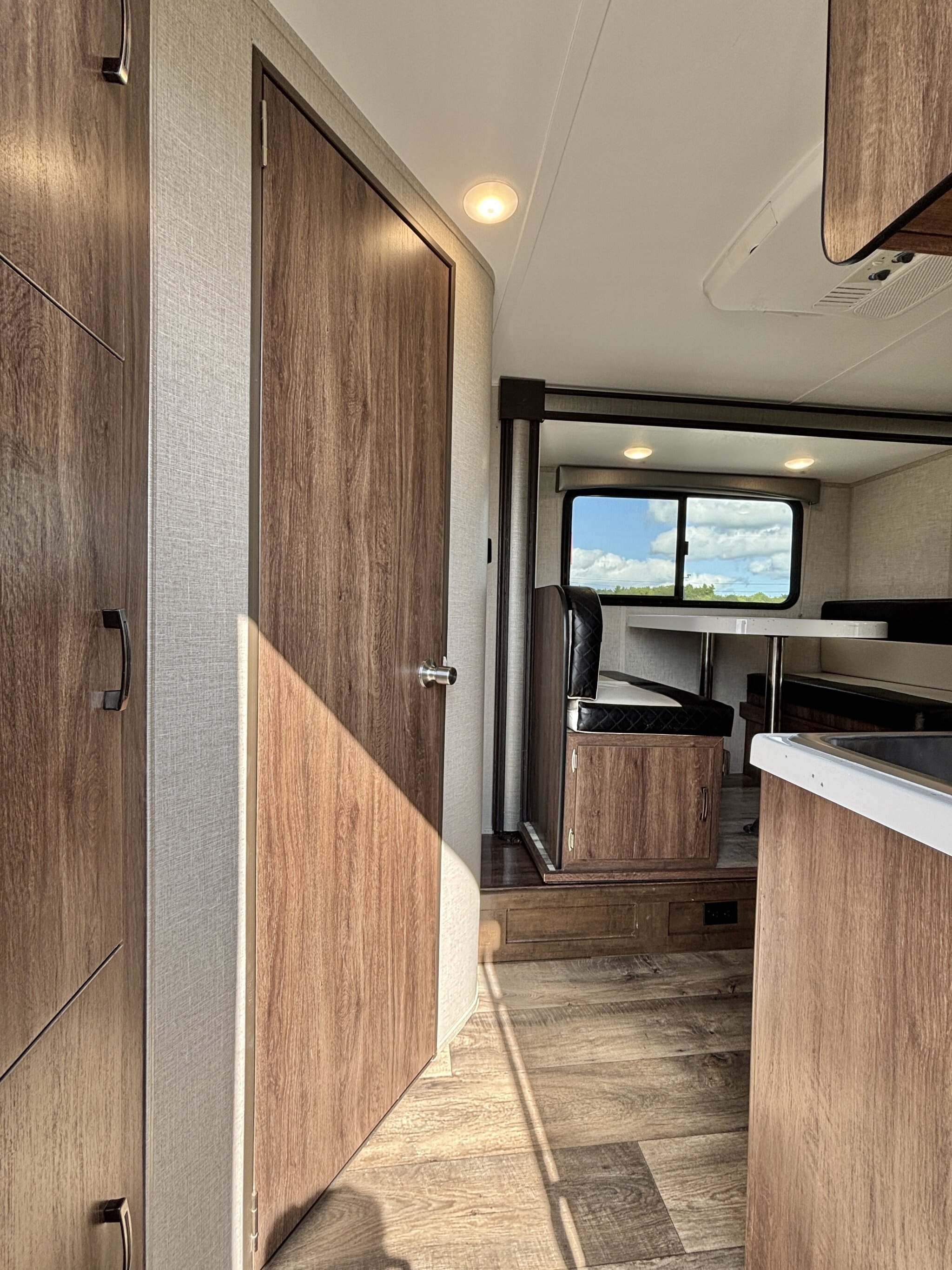 2019 Travel Lite Aura 23RB