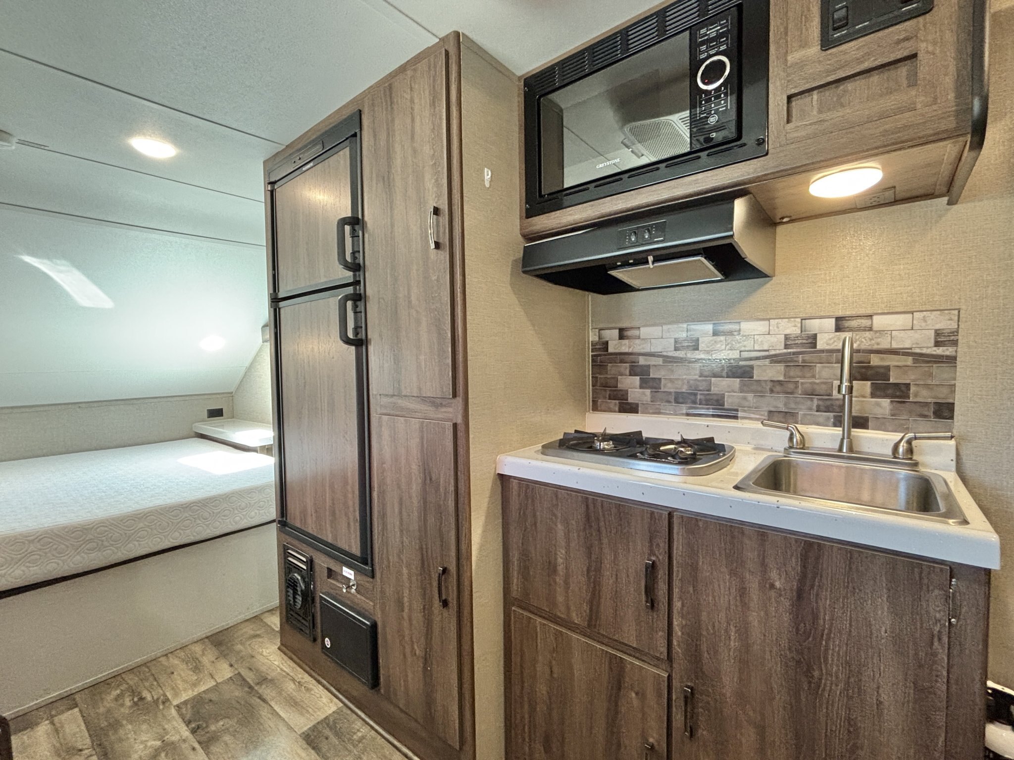 2019 Travel Lite Aura 23RB