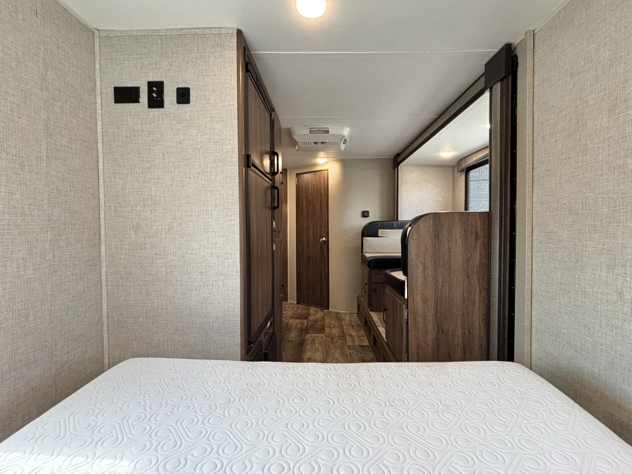 2019 Travel Lite Aura 23RB