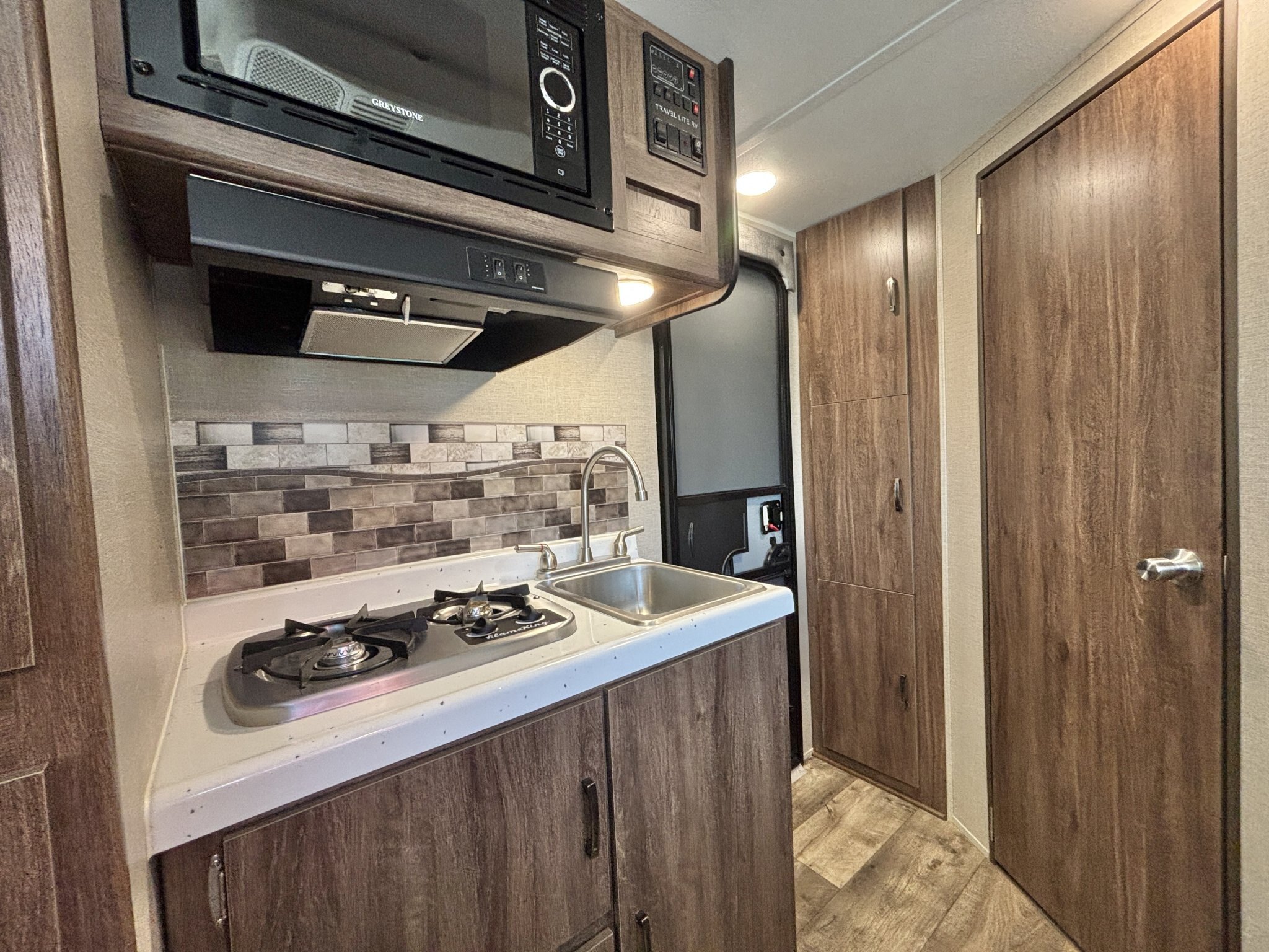 2019 Travel Lite Aura 23RB