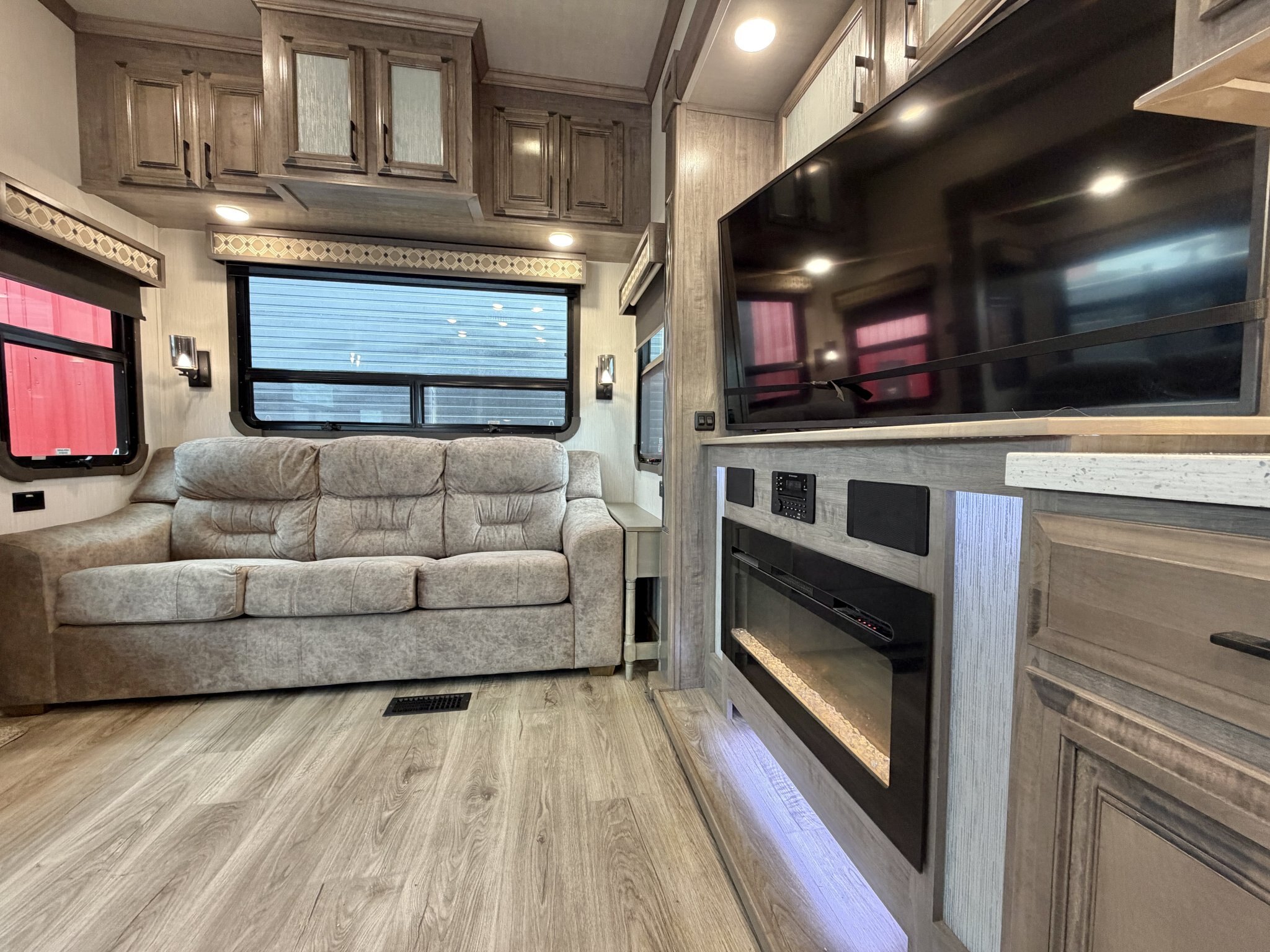 2020 Forest River Cedar Creek Champagne Edition 38EL